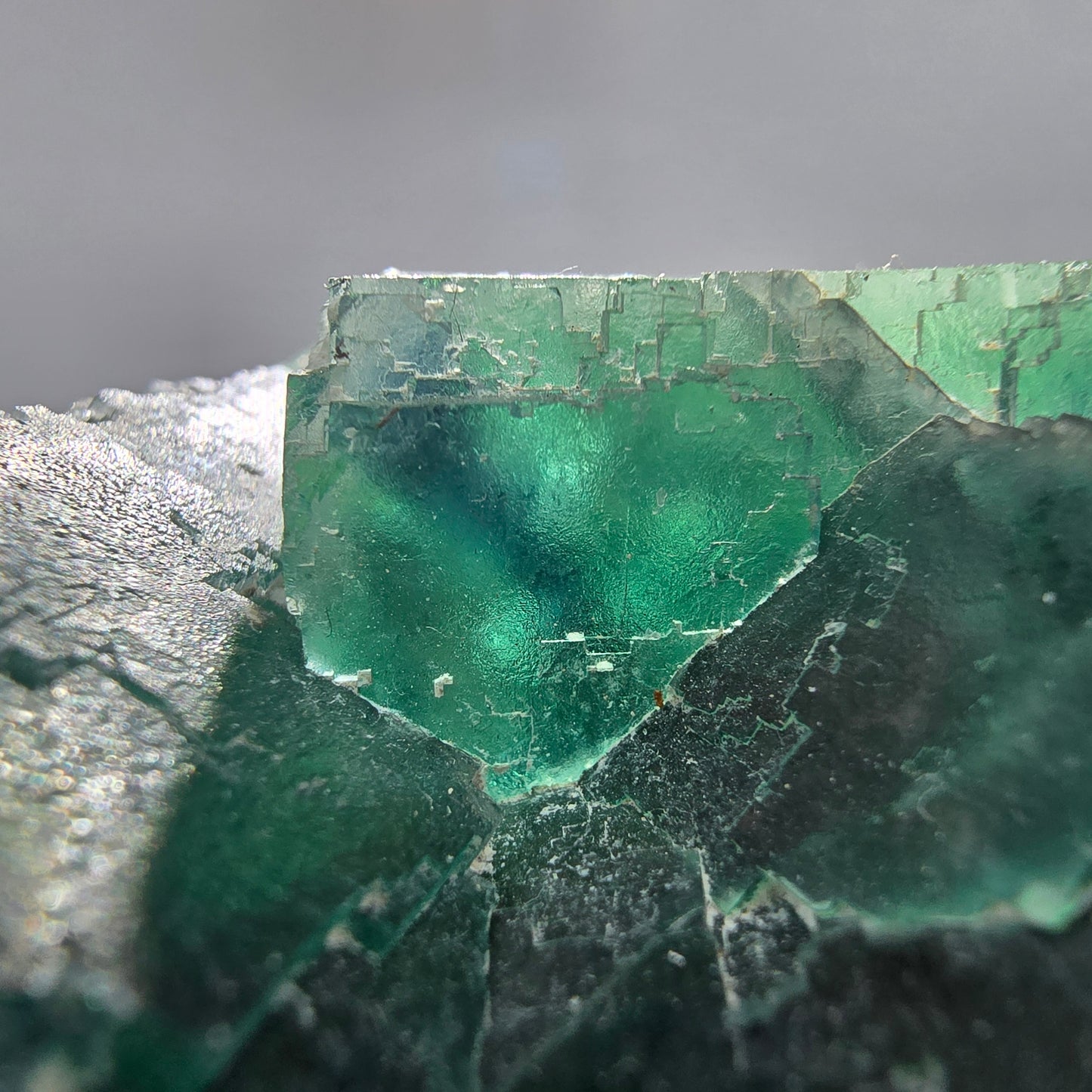Große Phantom Fluorit Würfel Stufe grün parkettiert Okorusu, Namibia 81*68*35mm