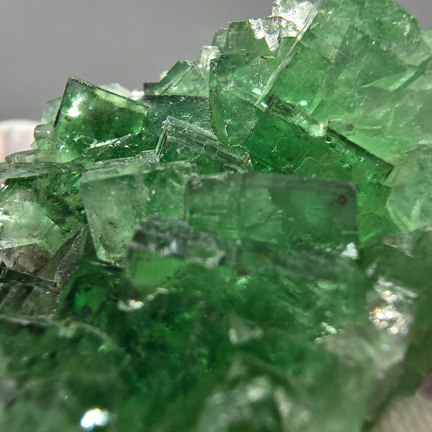 Sehr klare UV Fluorit Würfel Stufe grün Okorusu, Namibia 58*58*23mm Sammlung