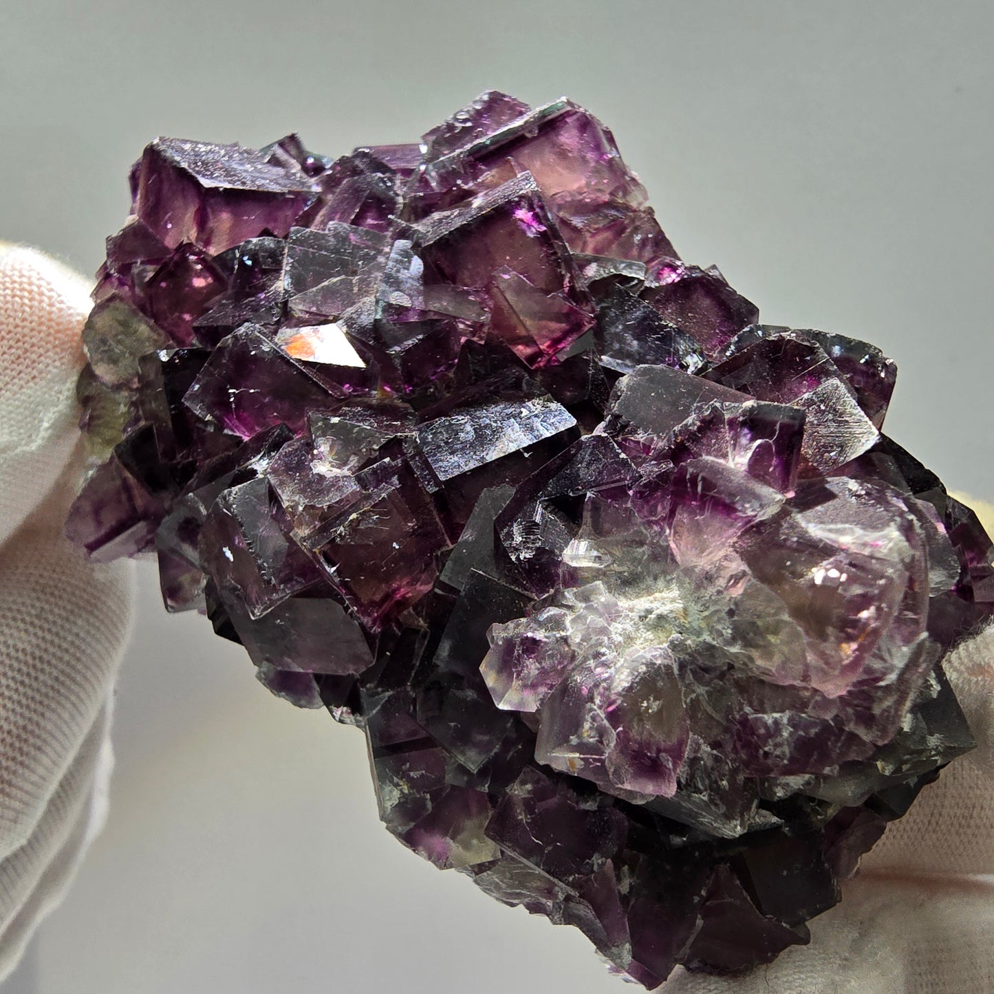 Seltene Phantom Fluorit Würfel Stufe lila grün weiß Okorusu, Namibia 88*53*34mm