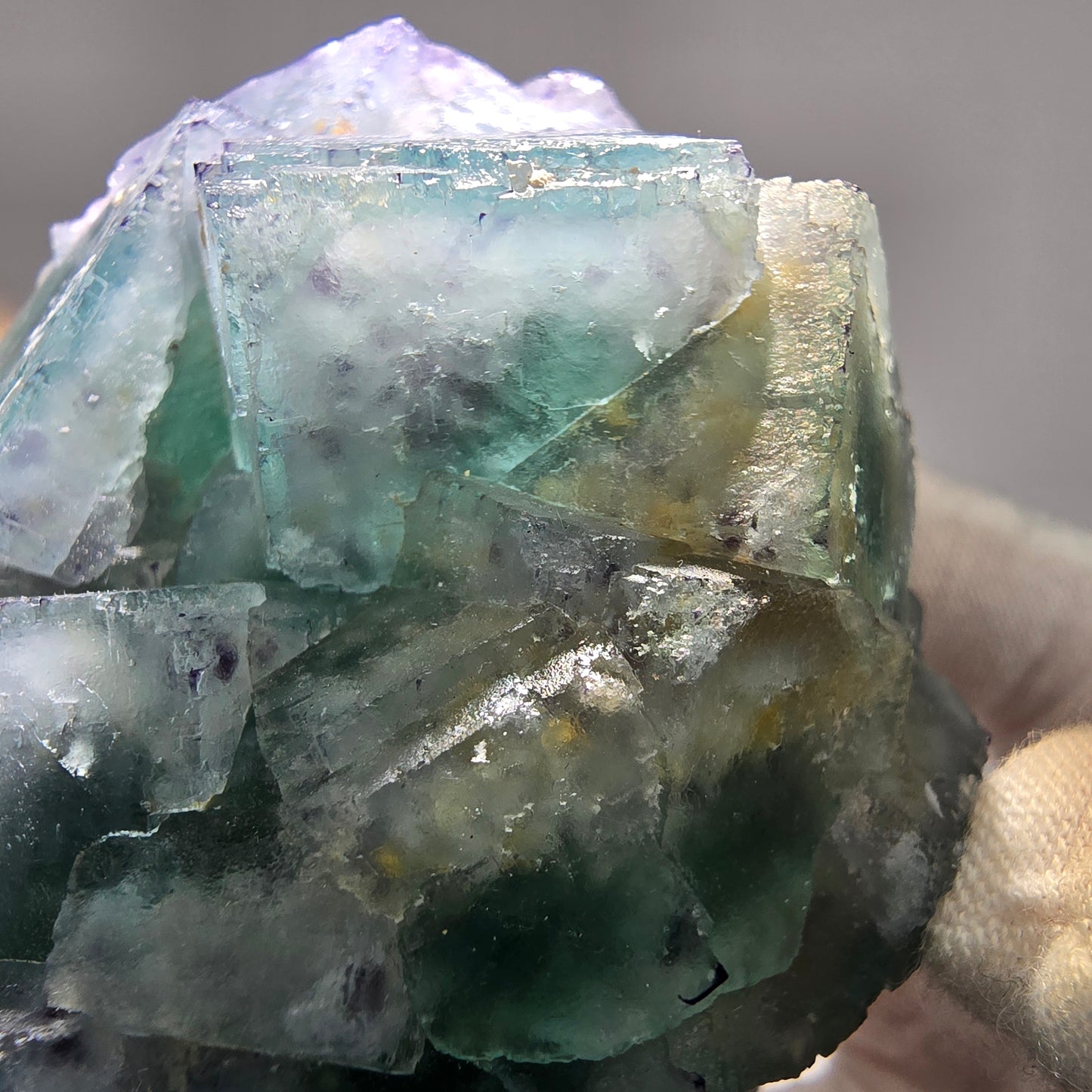 Seltene Phantom Fluorit Würfel Stufe grün lila zonar Okorusu, Namibia 75*69*44mm