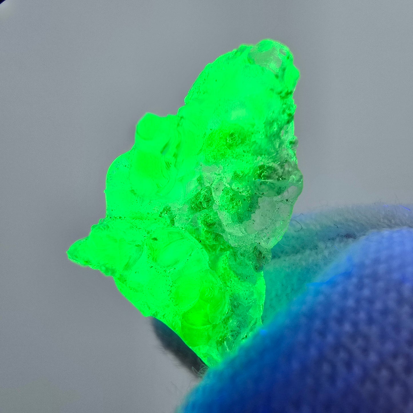 Seltene Hyalit, UV Opal Stufe Erongo, Namibia 16*12*7mm Mineraliensammlung