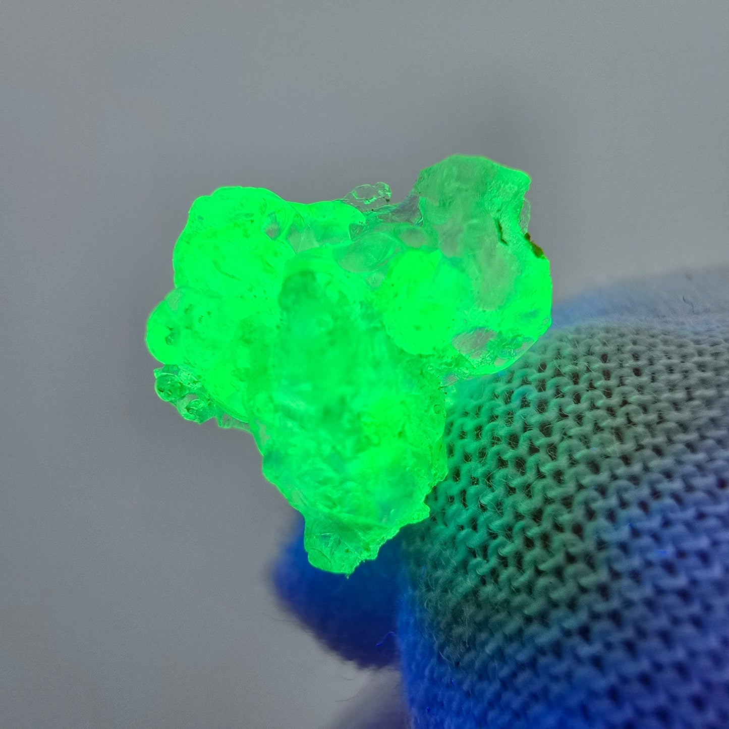 Seltene Hyalit, UV Opal Stufe Erongo, Namibia 11*11*7mm Mineraliensammlung