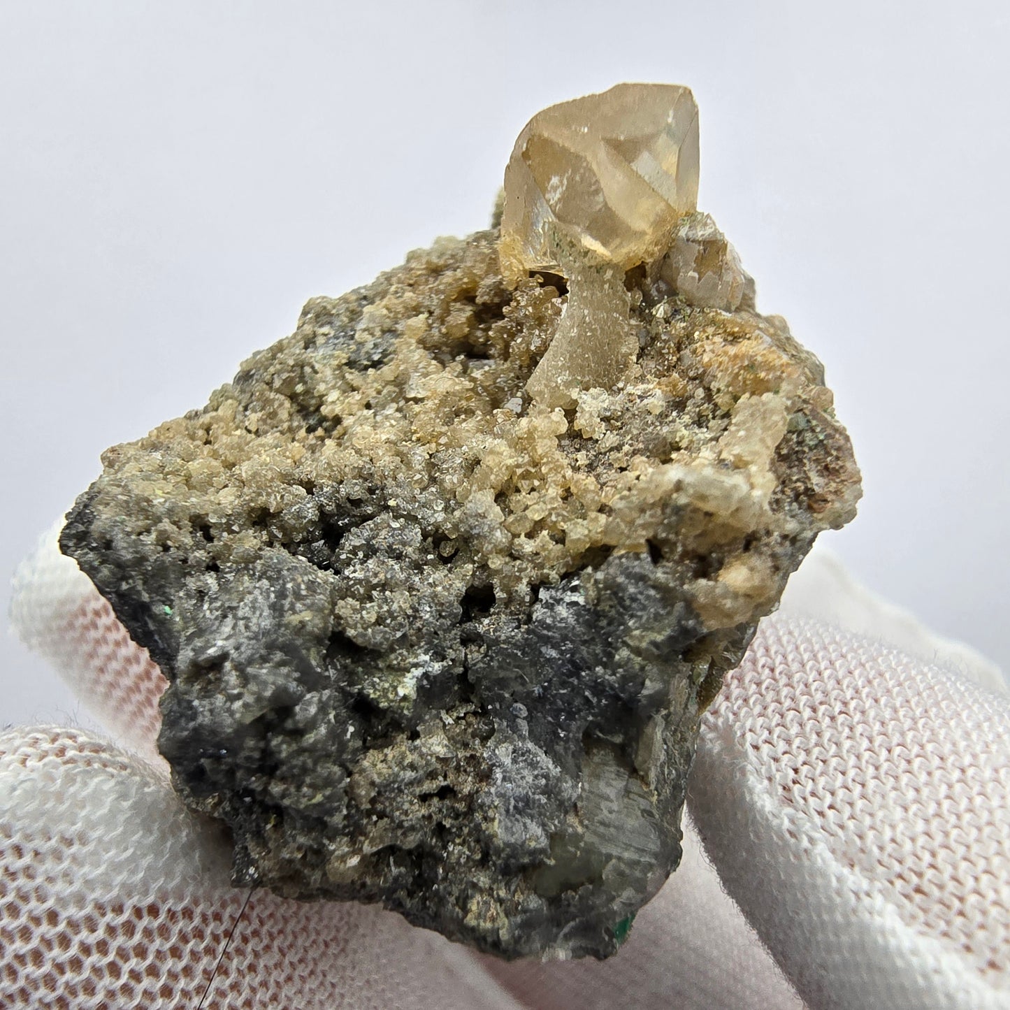 Seltene UV Calcit, Dioptas auf Quarz Stufe Kaokoveld Namibia 40*31*26mm Sammlung