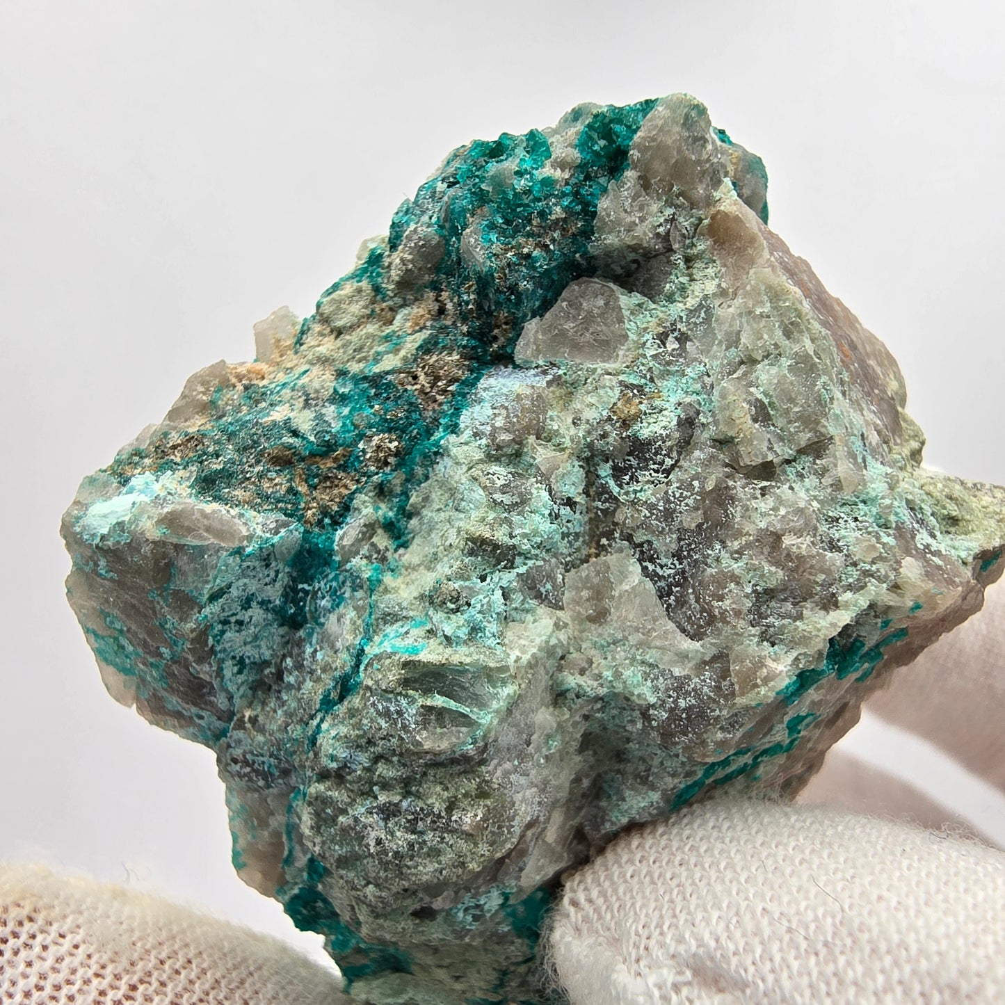 Seltene Dioptas auf Quarz Stufe Kaokoveld, Namibia 52*44*32mm Mineraliensammlung