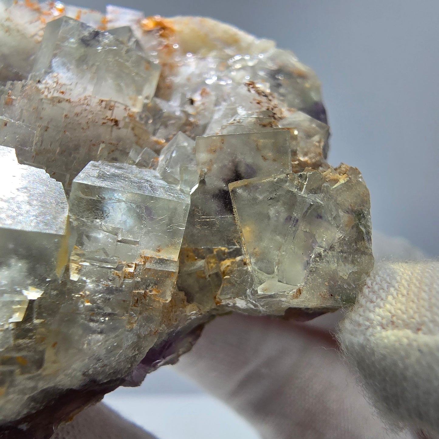 Seltene UV Phantom Fluorit Würfel, Quarz Stufe Brandberg, Namibia 57*52*19mm