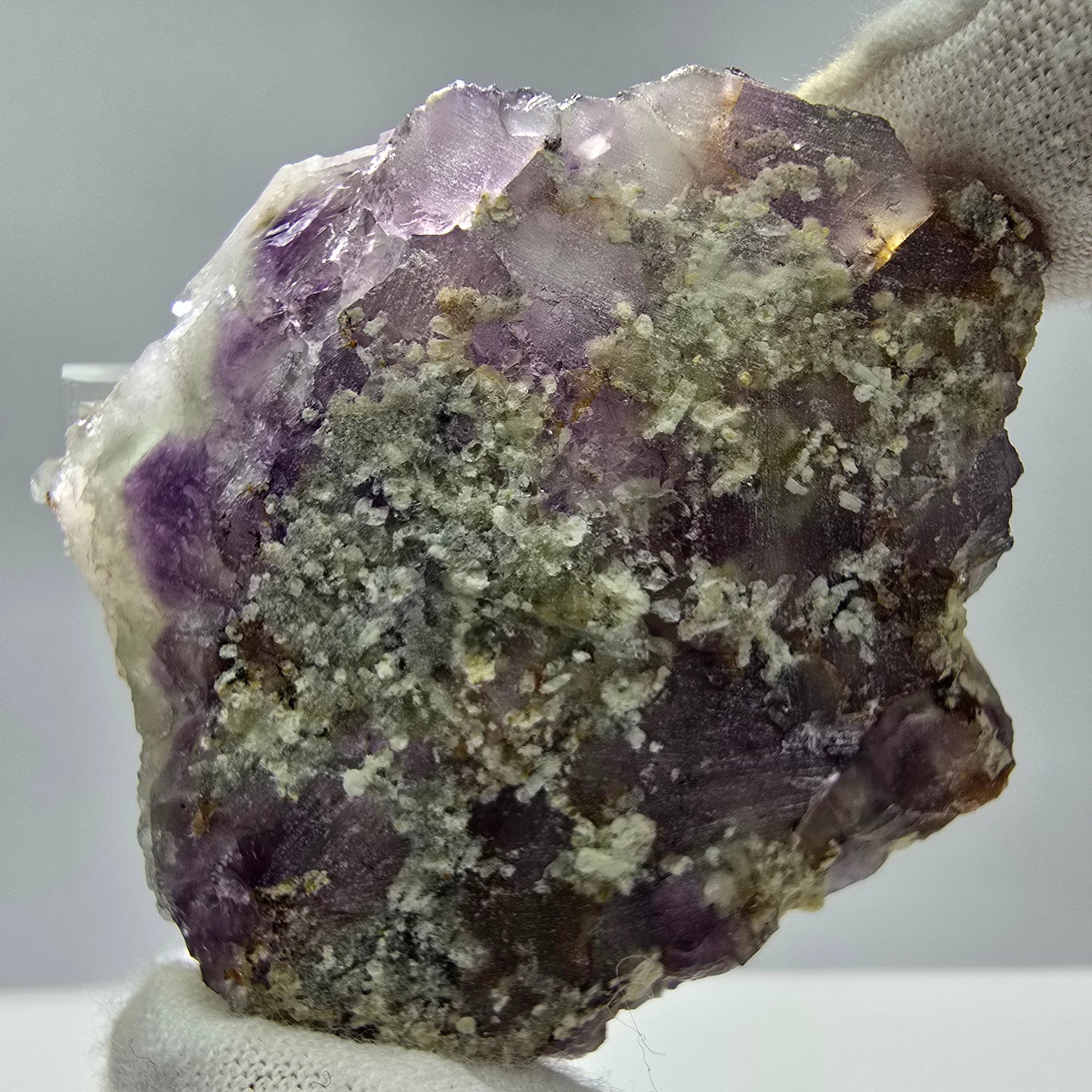 Seltene UV Phantom Fluorit Würfel, Quarz Stufe Brandberg, Namibia 57*52*19mm