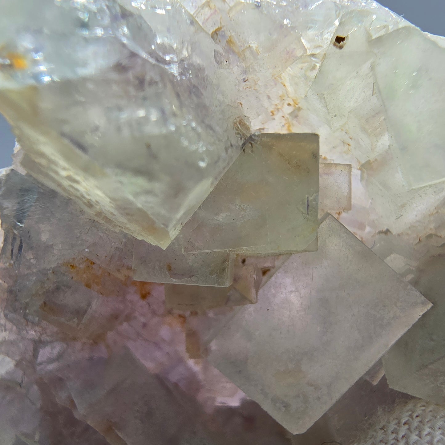 Seltene UV Phantom Fluorit Würfel Stufe grün lila Brandberg, Namibia 58*33*20mm