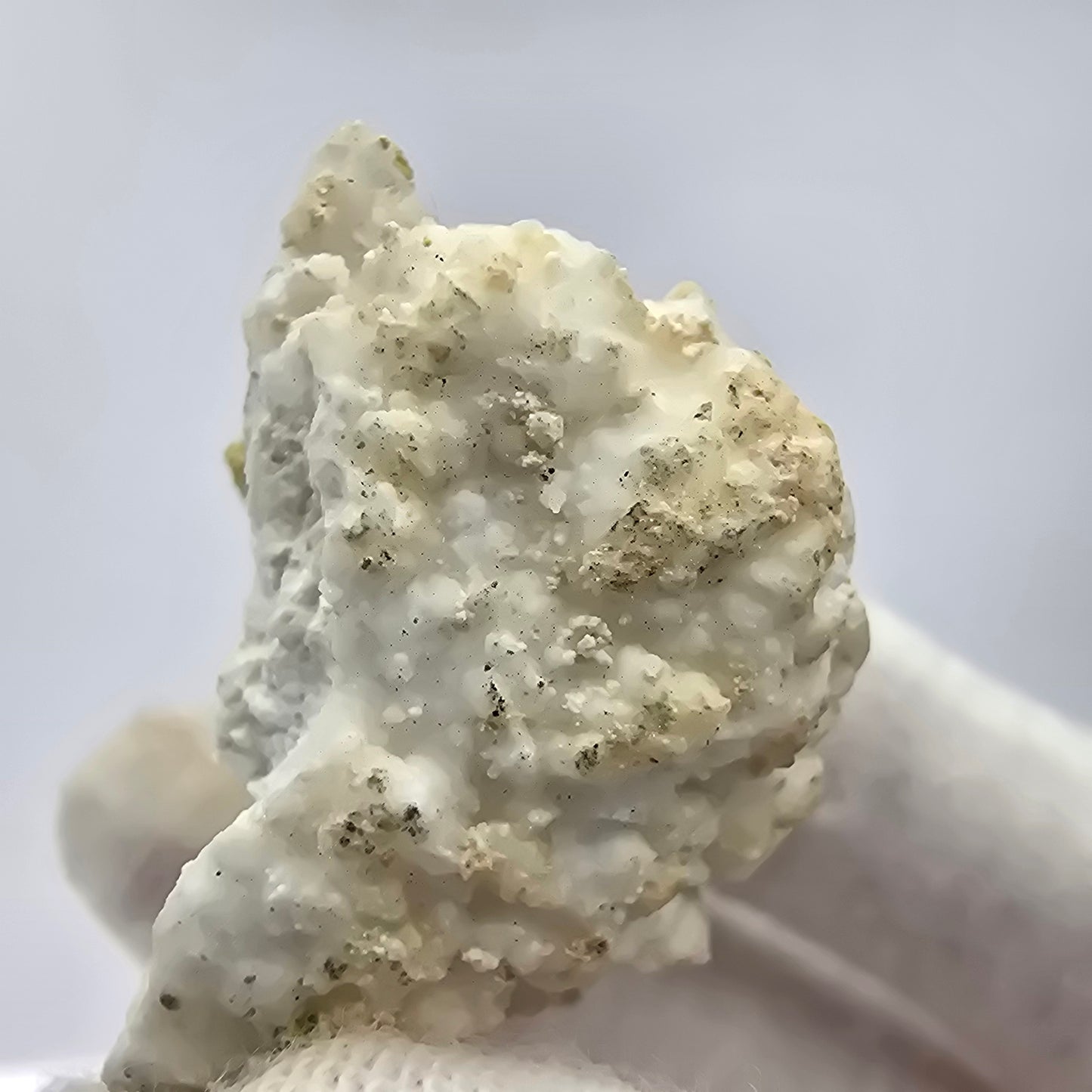 Spécimen rare d'opale hyalite blanche Erongo, Namibie 34*28*23mm collection de minéraux