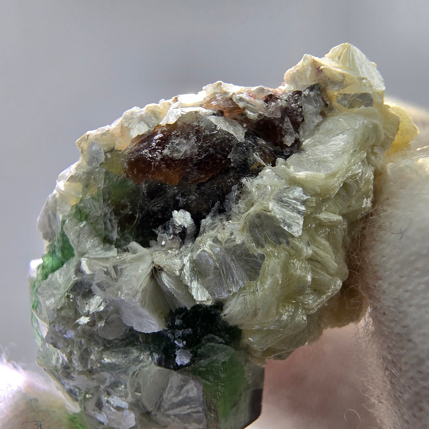 Phantom Fluorit Würfel, Muskovit Stufe Erongo, Namibia 28*21*18mm Sammlung