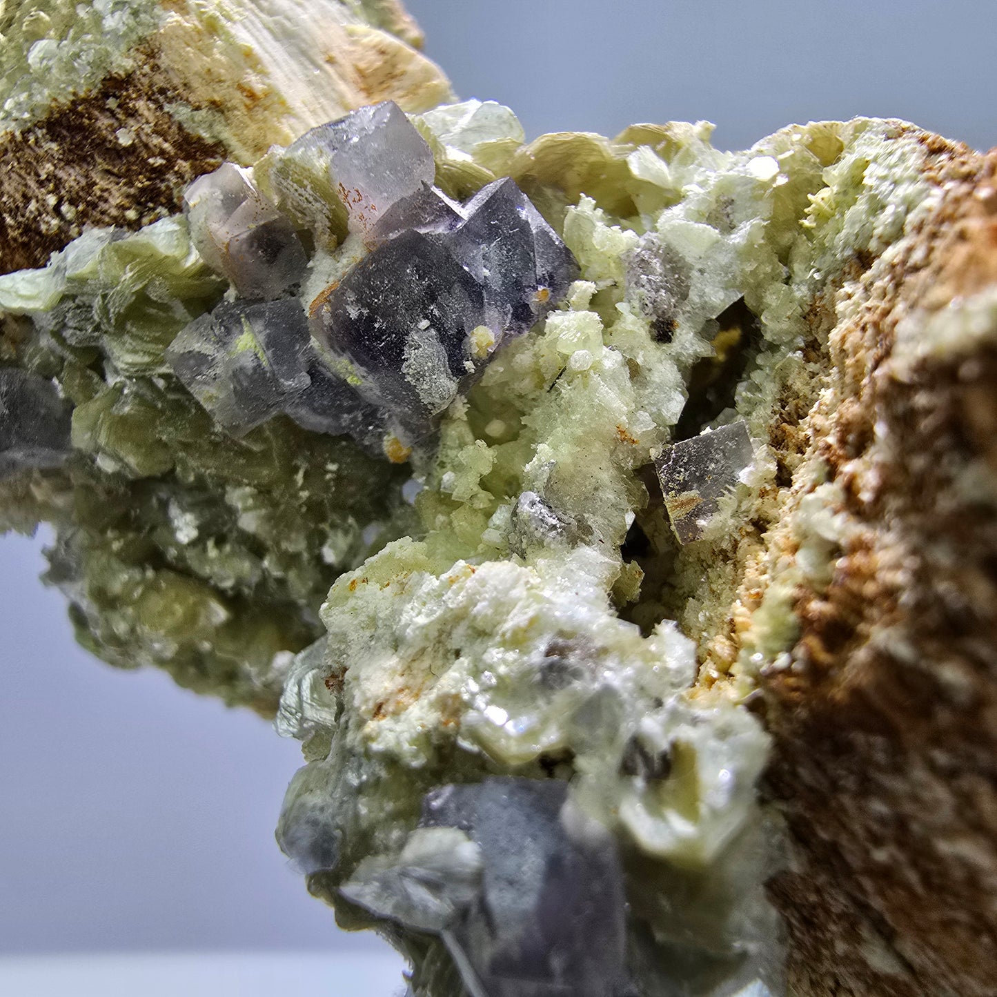 Seltene Muskovit, Fluorit, Hyalit Orthoklas Stufe Erongo, Namibia 90*62*53mm