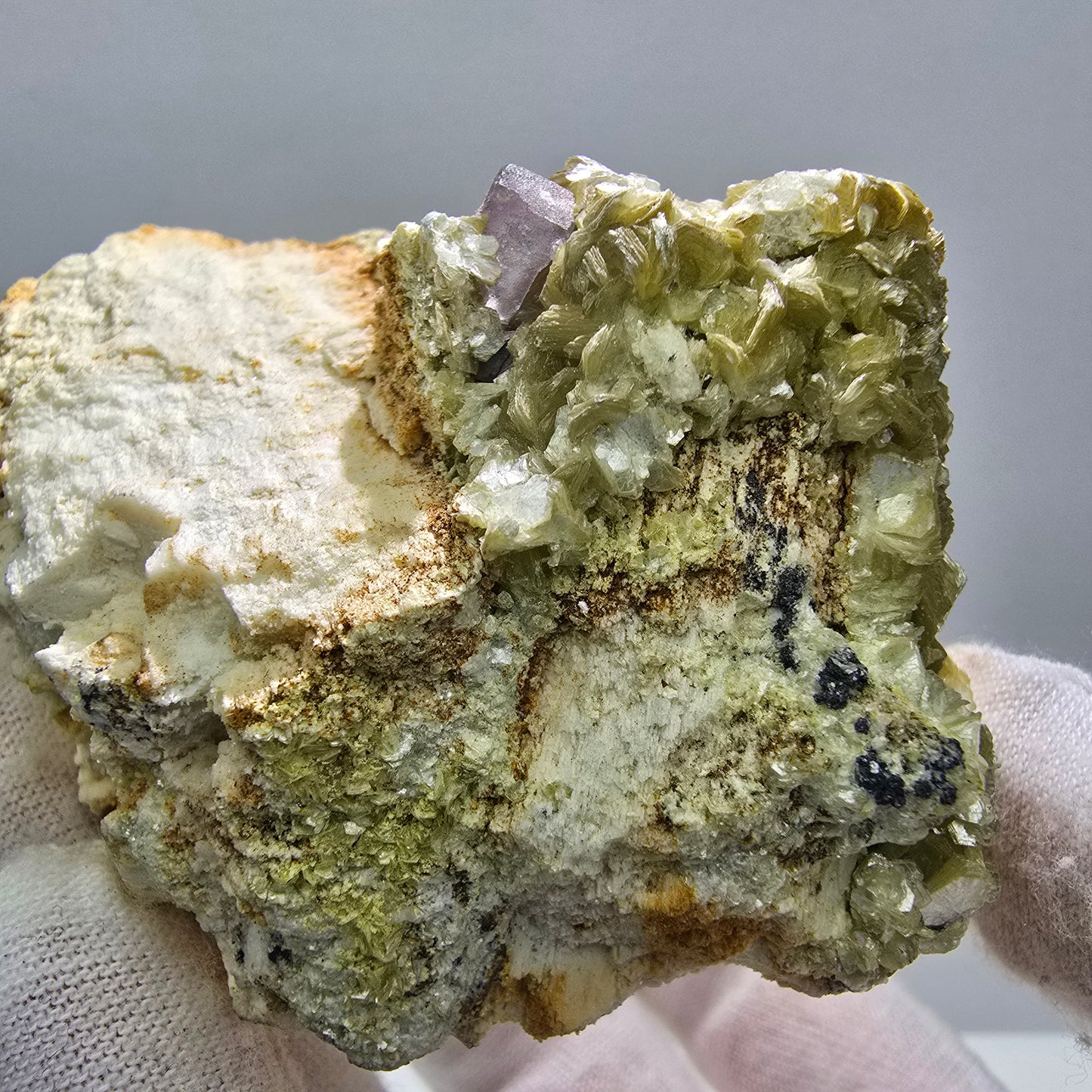 Seltene Muskovit, Fluorit, Hyalit Orthoklas Stufe Erongo, Namibia 90*62*53mm