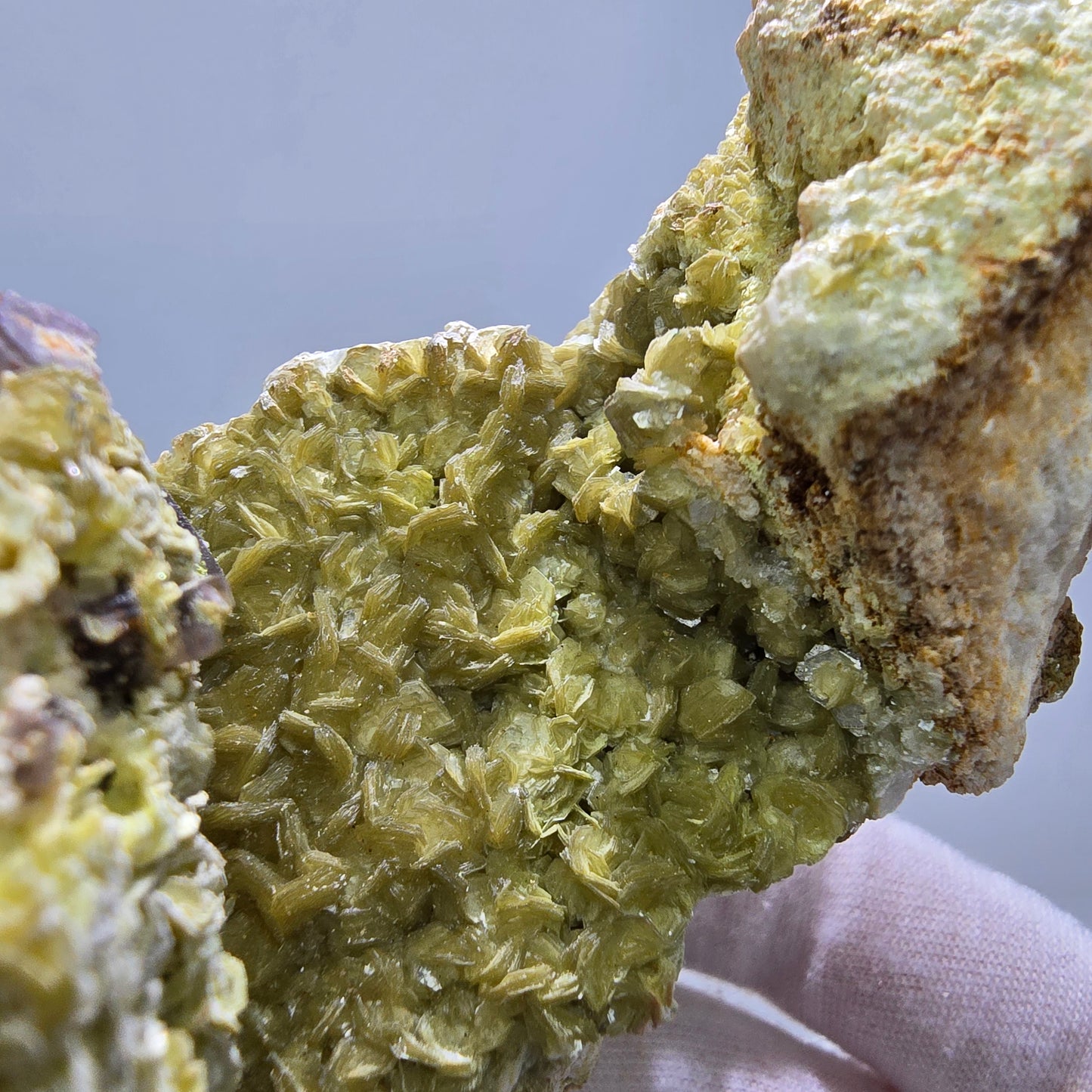 Seltene Muskovit, Fluorit, Hyalit Orthoklas Stufe Erongo, Namibia 90*62*53mm