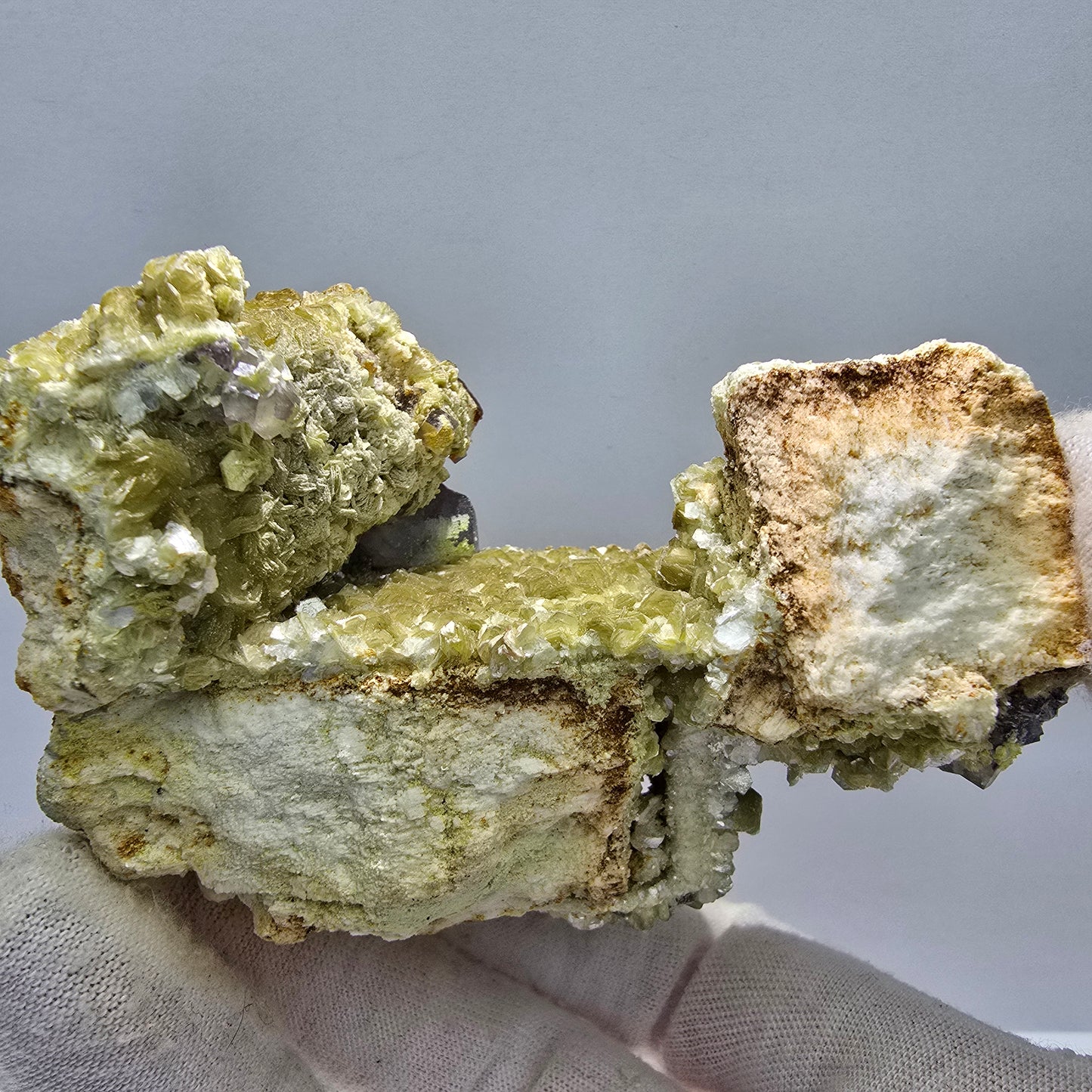 Seltene Muskovit, Fluorit, Hyalit Orthoklas Stufe Erongo, Namibia 90*62*53mm