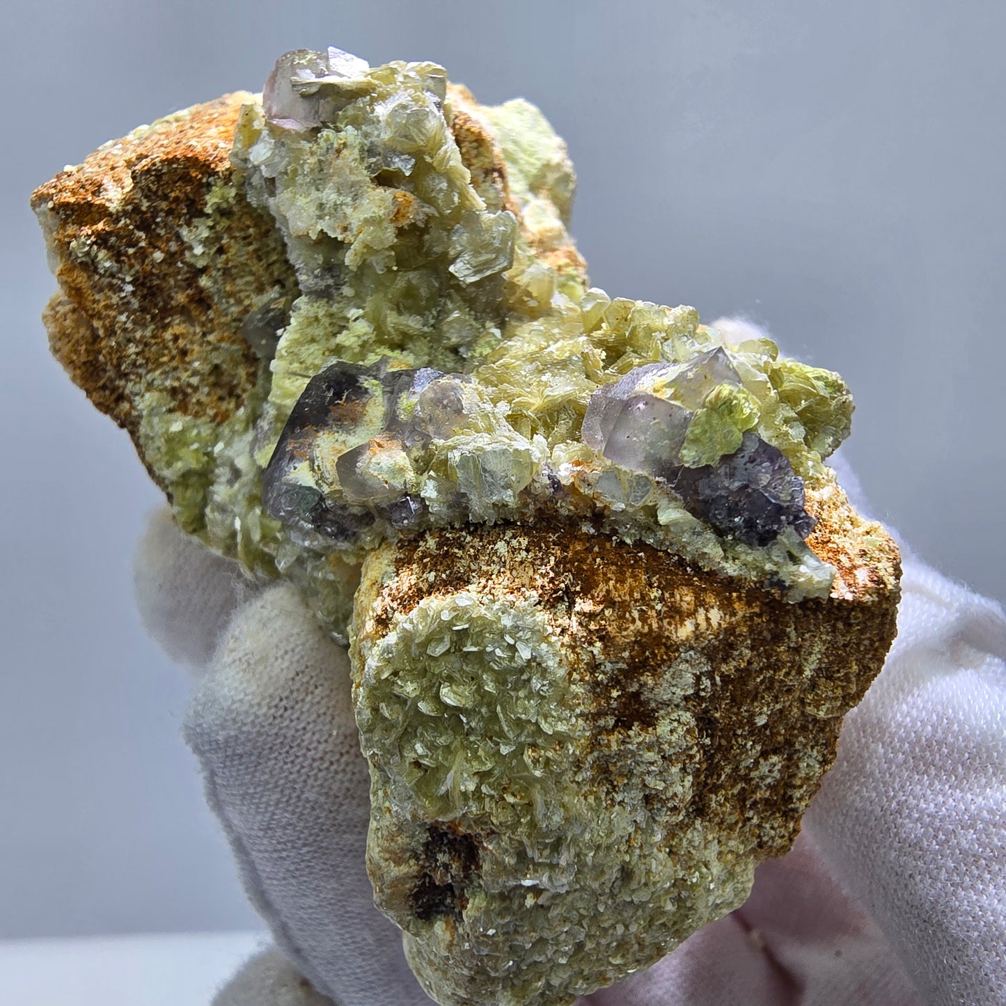Seltene Muskovit, Fluorit, Hyalit Orthoklas Stufe Erongo, Namibia 90*62*53mm