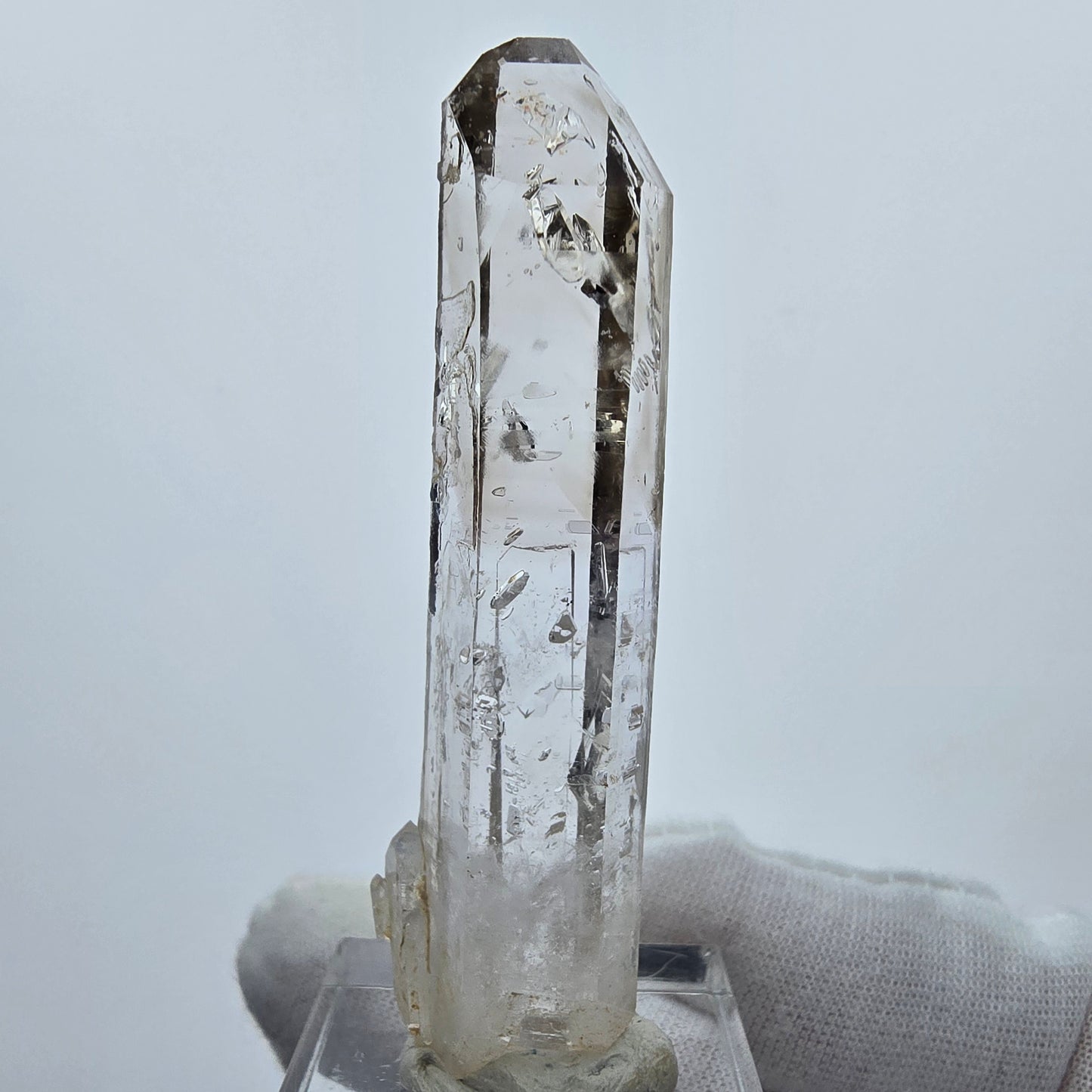 Klare Phantom Rauchquarz Kristallspitze Goboboseb, Namibia 63*27*11mm Sammlung