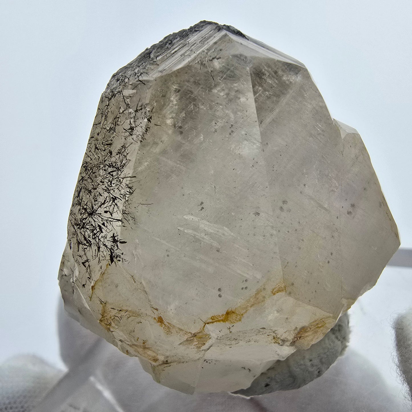 UV Calcit Kristall mit Harlekin Quarz, Schörl Turmalin Erongo Namibia 50*42*40mm