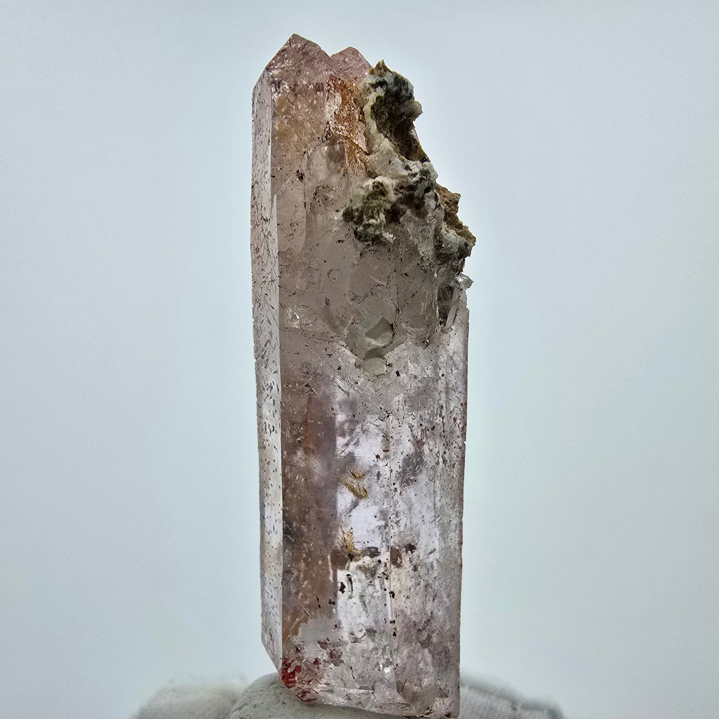 Großer Harlekin Phantom Amethyst DT Kristall Goboboseb, Namibia 71*23*19mm