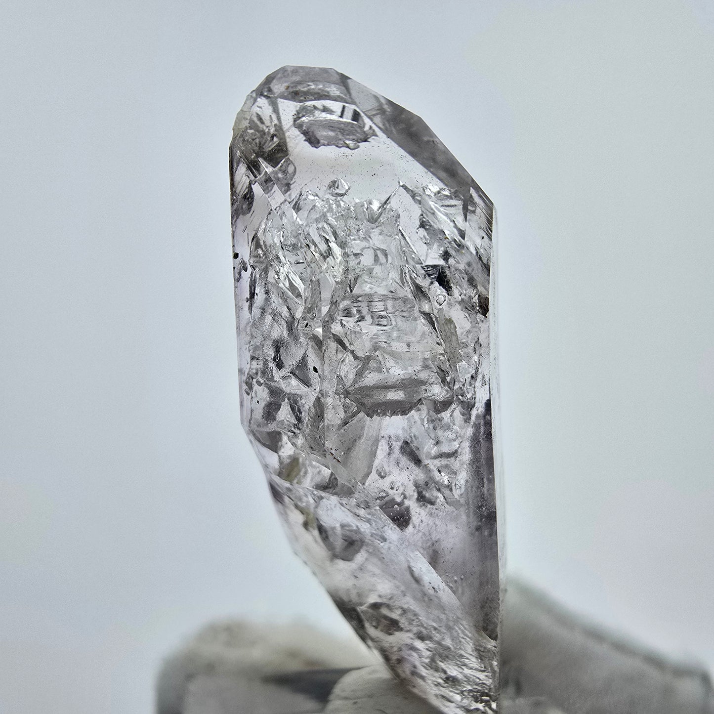 Phantom Amethyst Kristall mit Stilbit Goboboseb, Namibia 45*15*13mm Sammlung