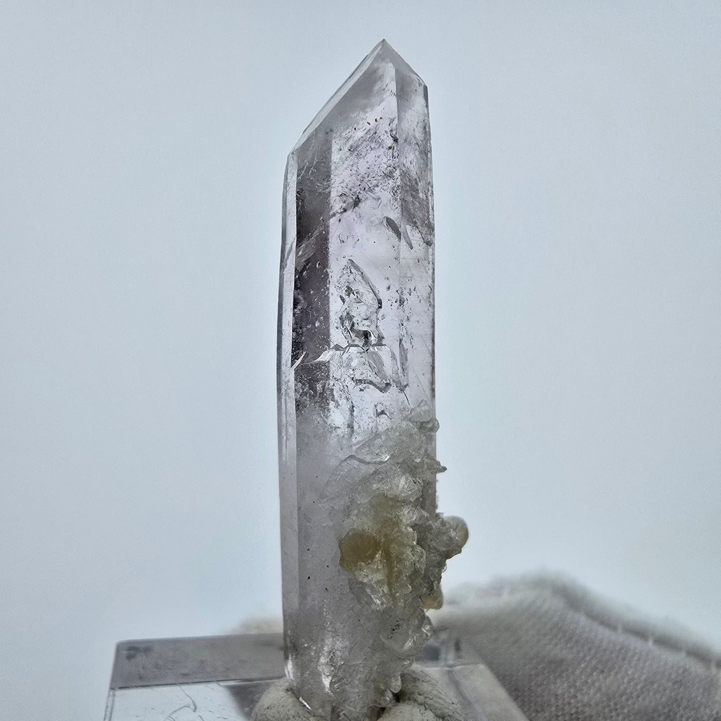 Phantom Amethyst Kristall mit Stilbit Goboboseb, Namibia 45*12*11mm Sammlung