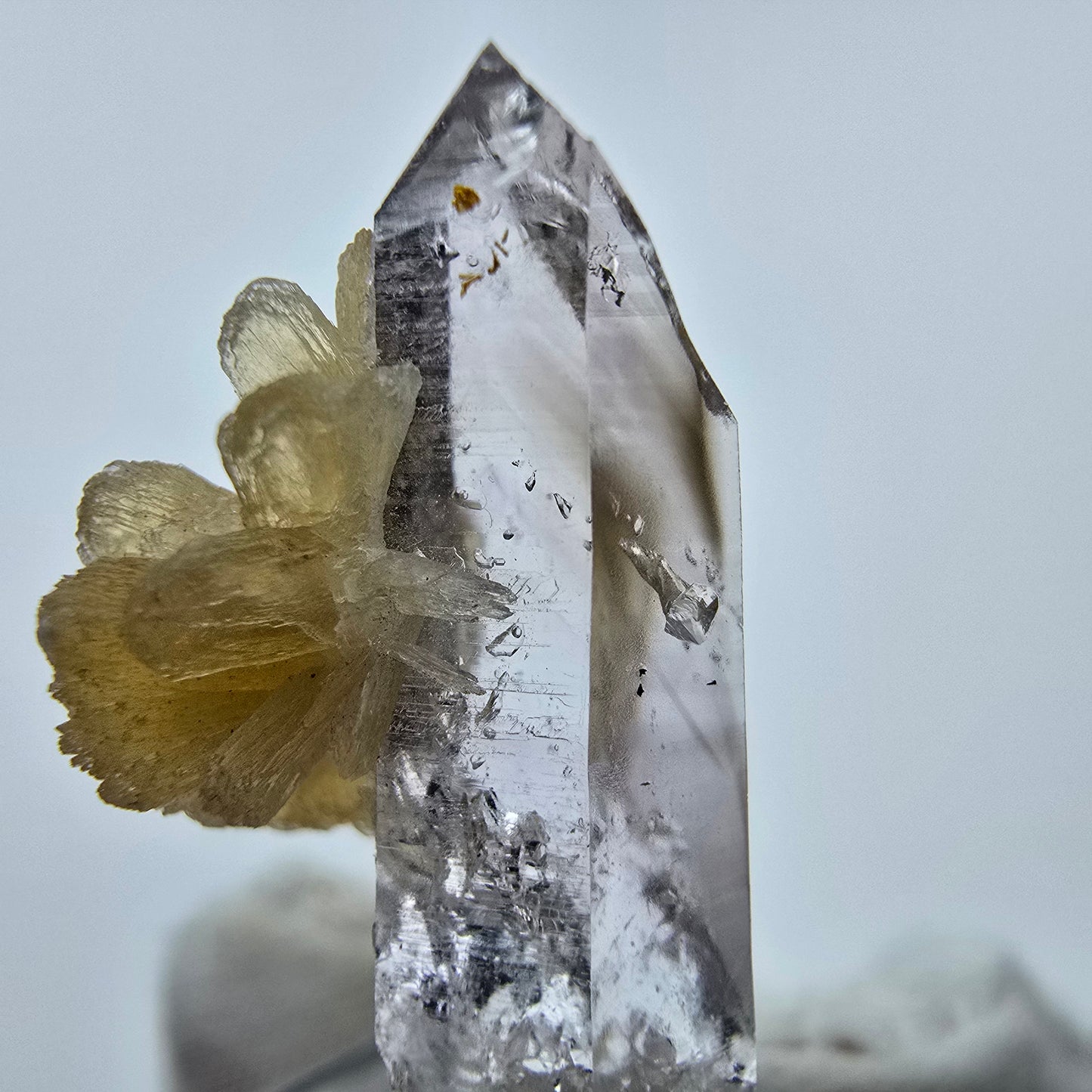 Phantom Amethyst Kristall mit Stilbit Goboboseb, Namibia 32*14*13mm Sammlung