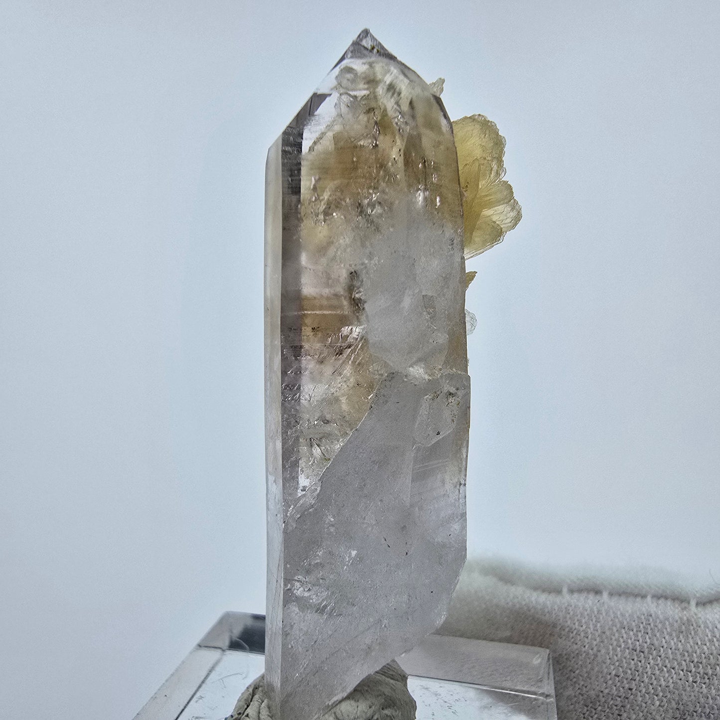 Phantom Amethyst Kristall mit Stilbit Goboboseb, Namibia 48*17*14mm Sammlung