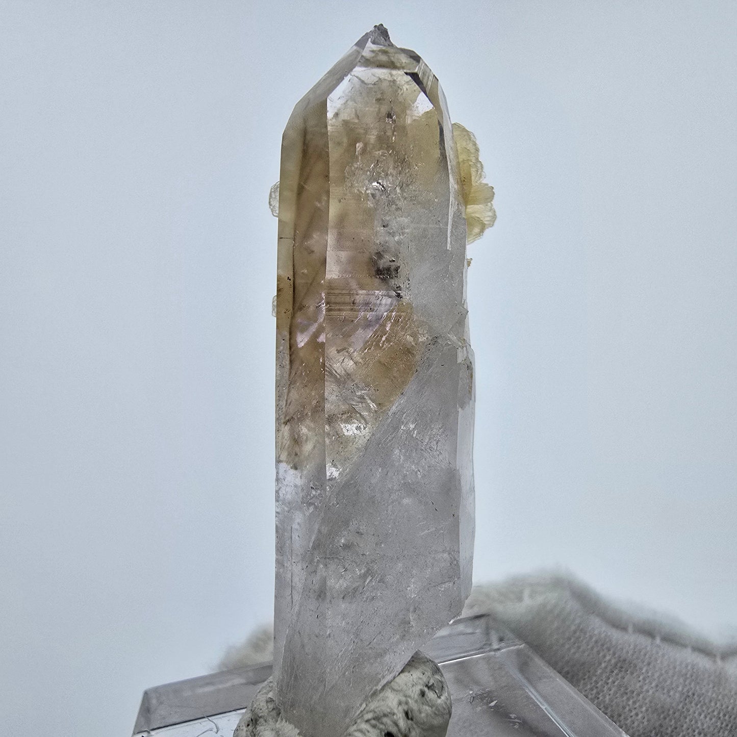 Phantom Amethyst Kristall mit Stilbit Goboboseb, Namibia 48*17*14mm Sammlung