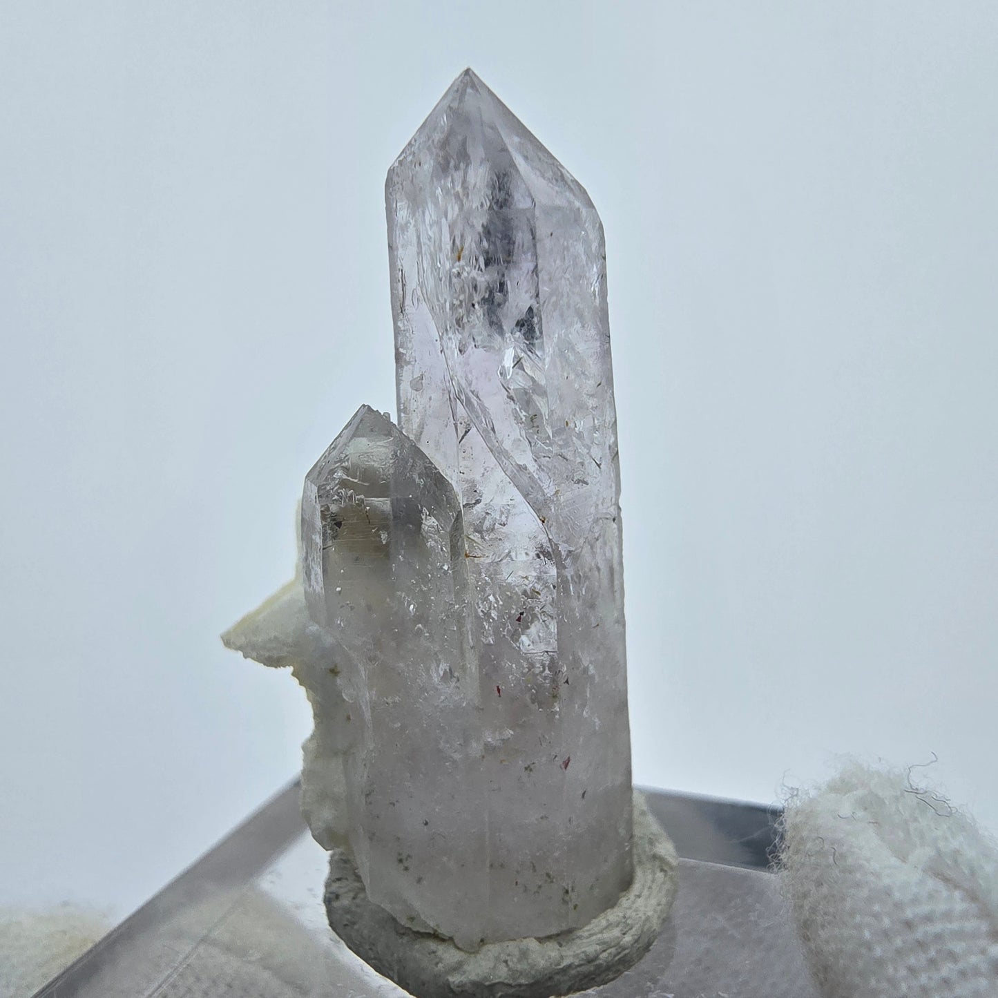 Phantom Amethyst mit UV Calcit aus Goboboseb, Namibia 33*16*14mm, Sammlung