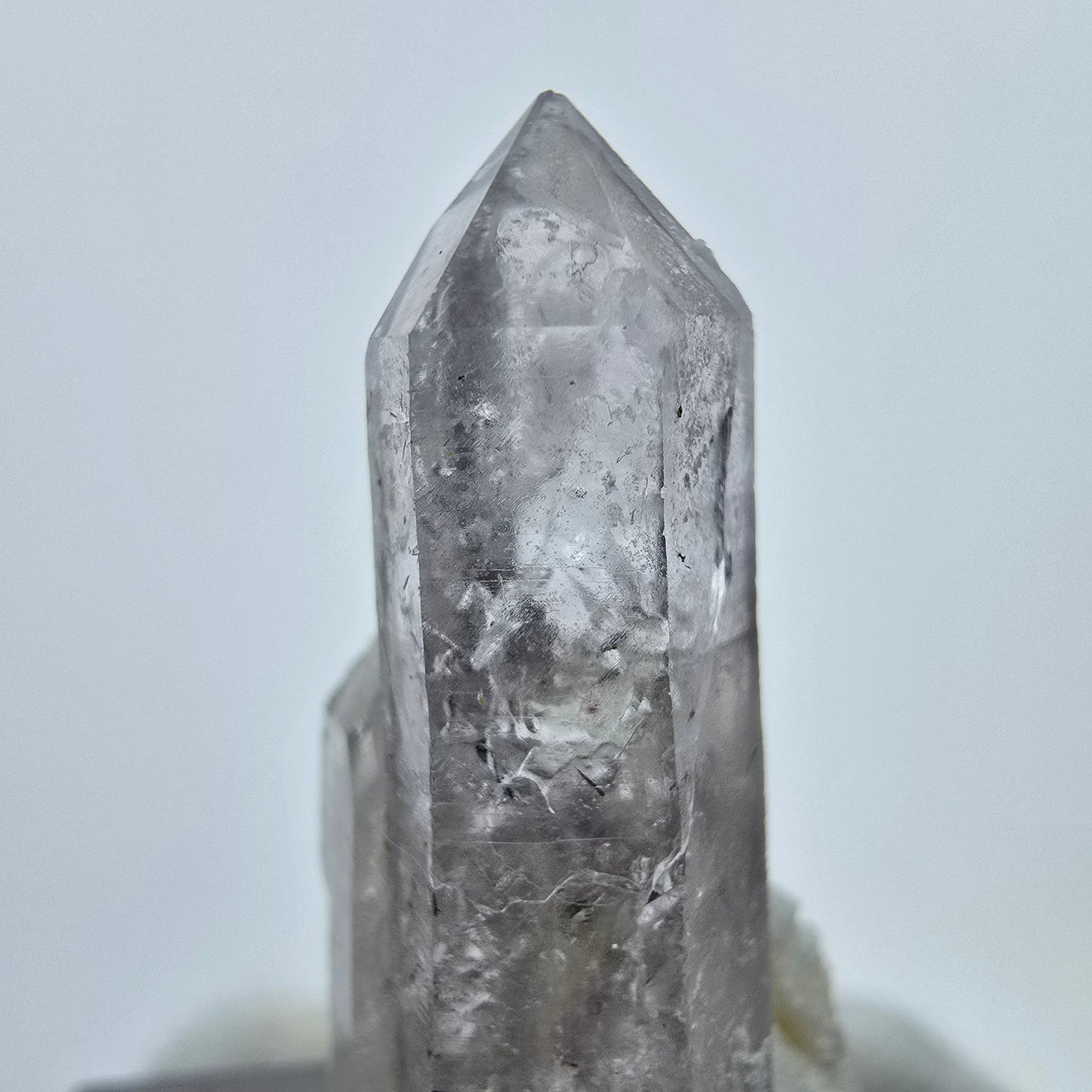 Phantom Amethyst mit UV Calcit aus Goboboseb, Namibia 33*16*14mm, Sammlung