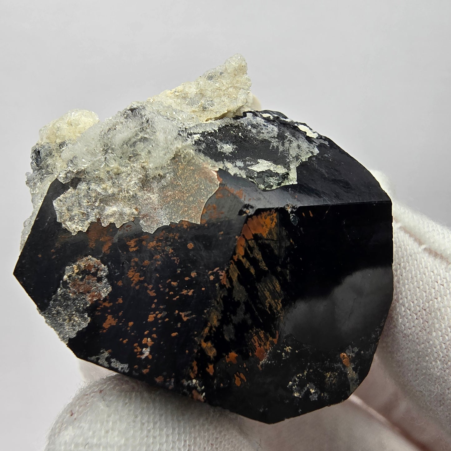 Symmetrische Schörl Turmalin, Hyalit Stufe Erongo, Namibia 38*32*30mm Sammlung