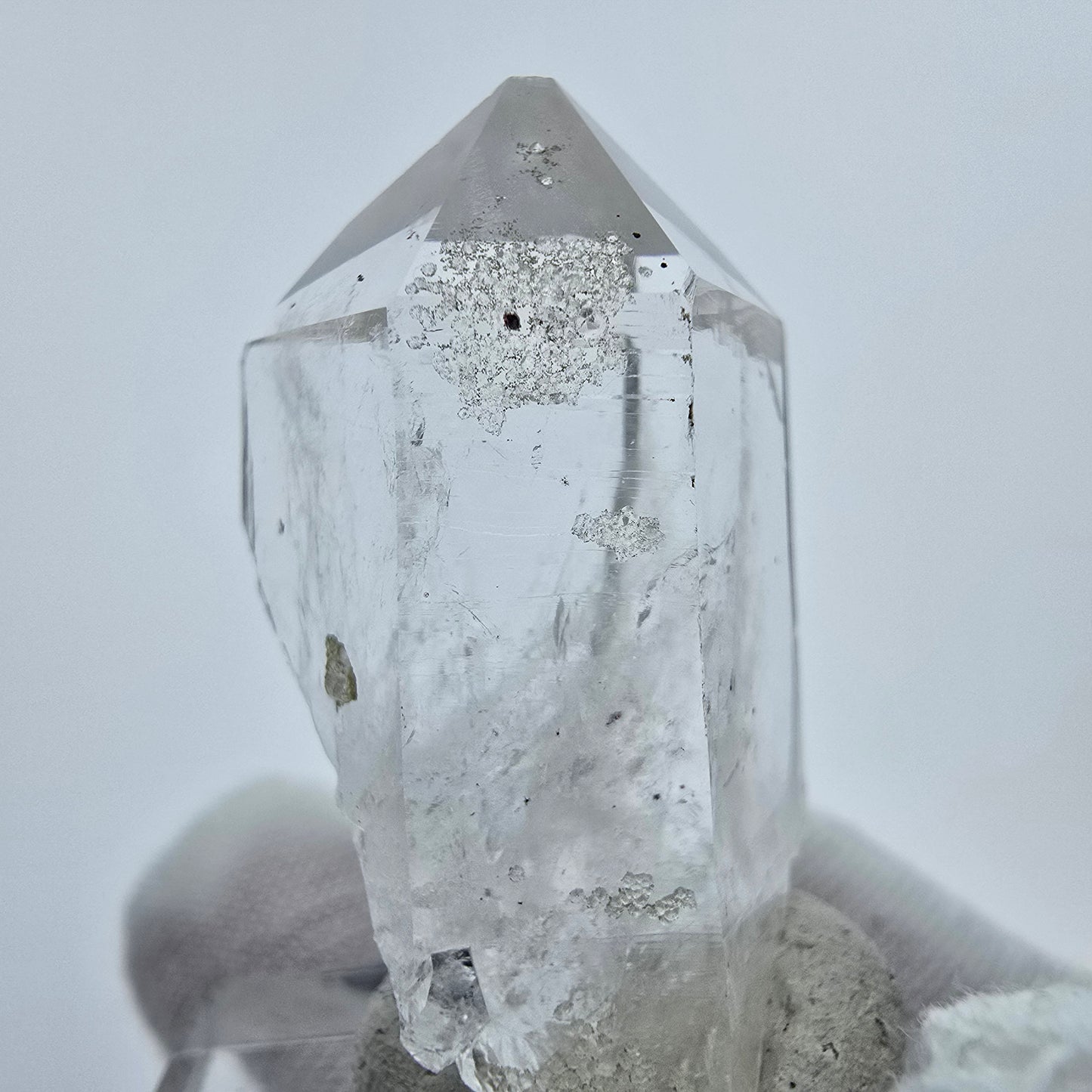 Phantom Amethyst mit Analcim, Prehnit Streep Mine, Goboboseb, Namibia 34*20*16mm