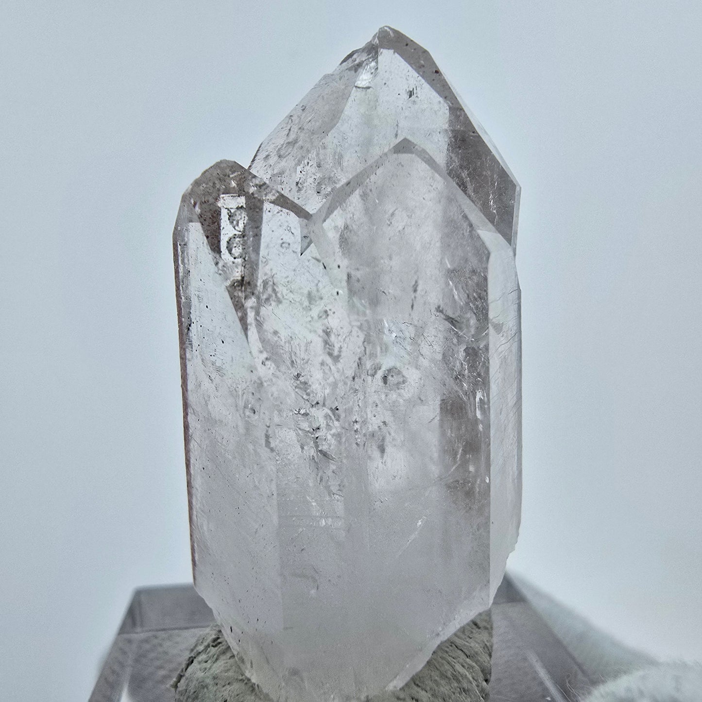 Phantom Amethyst mit Analcim, Hämatit Streep Mine, Goboboseb, Namibia 37*18*17mm