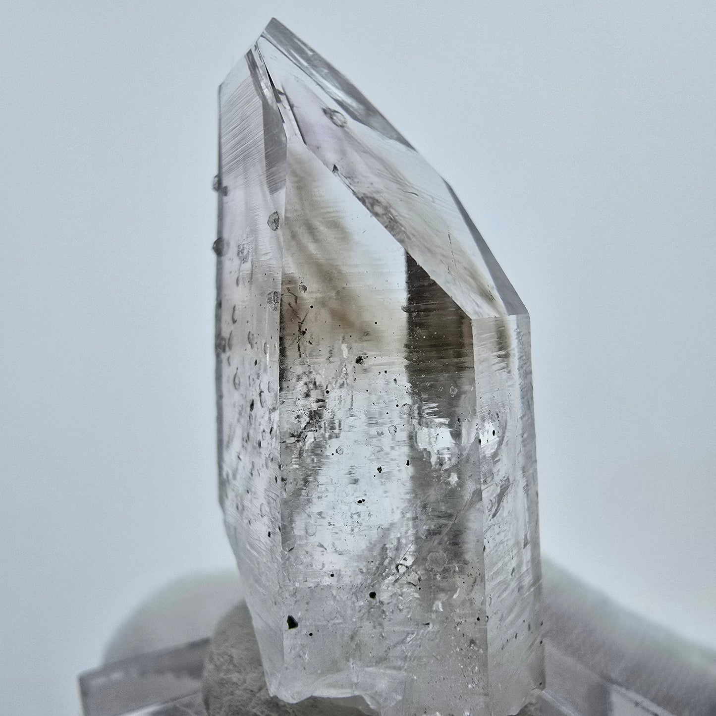 Enhydro Phantom Quarz, Analcim 2x Blase Streep Mine Goboboseb Namibia 40*20*13mm