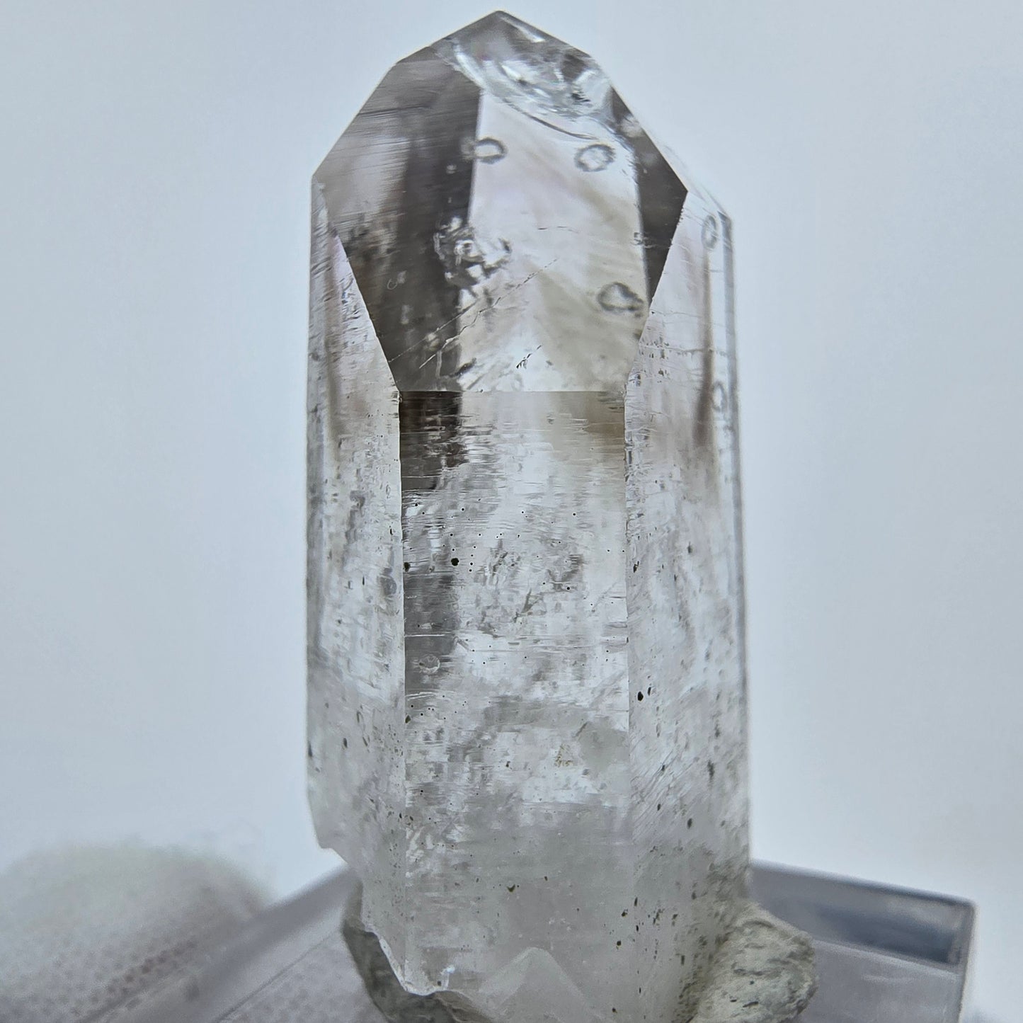 Enhydro Phantom Quarz, Analcim 2x Blase Streep Mine Goboboseb Namibia 40*20*13mm