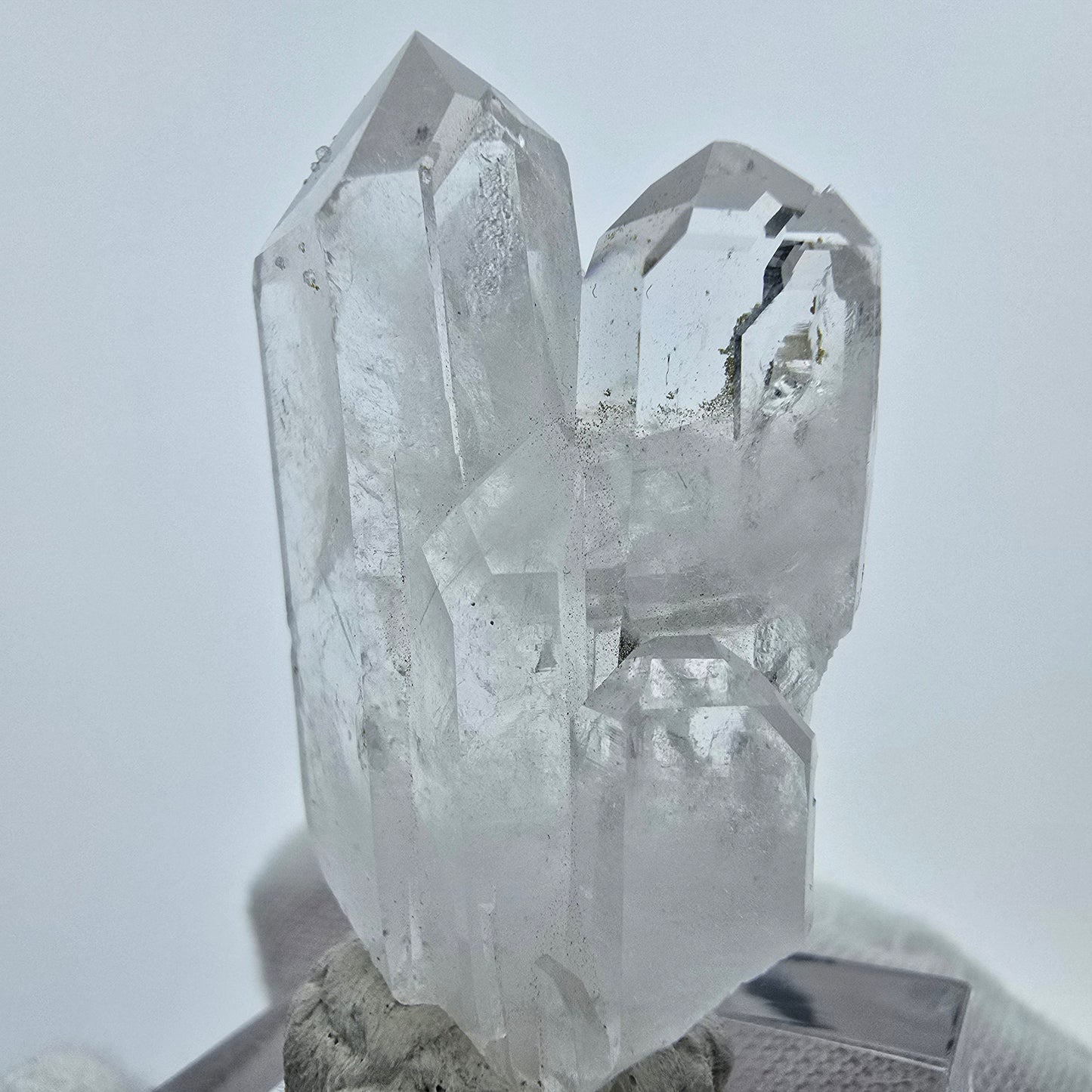 Quarz mit Analcim, Epidot Stufe Streep Mine, Goboboseb, Namibia 40*23*17mm