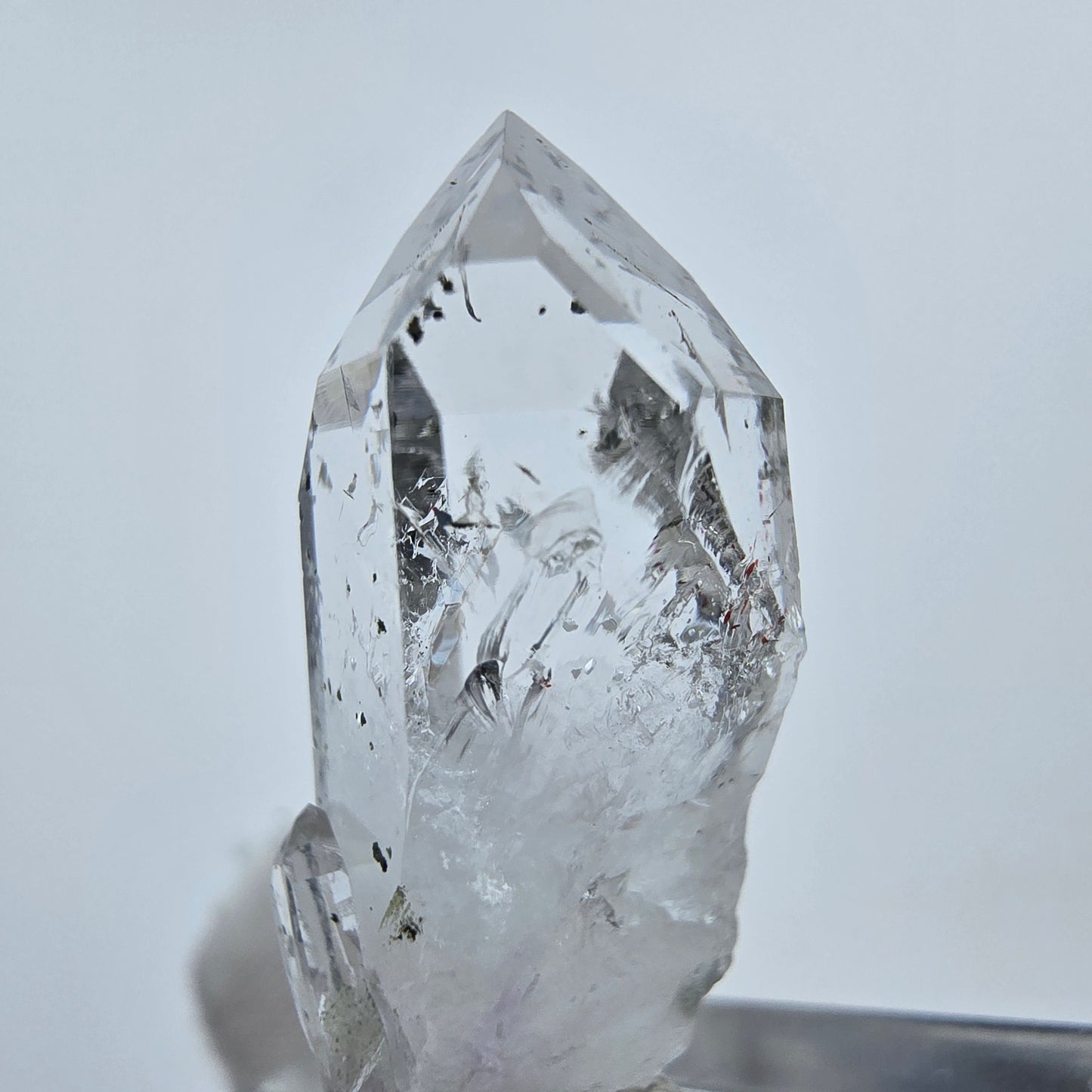 Harlekin Quarz mit Hämatit, Chlorit Streep Mine, Goboboseb, Namibia 28*13*10mm