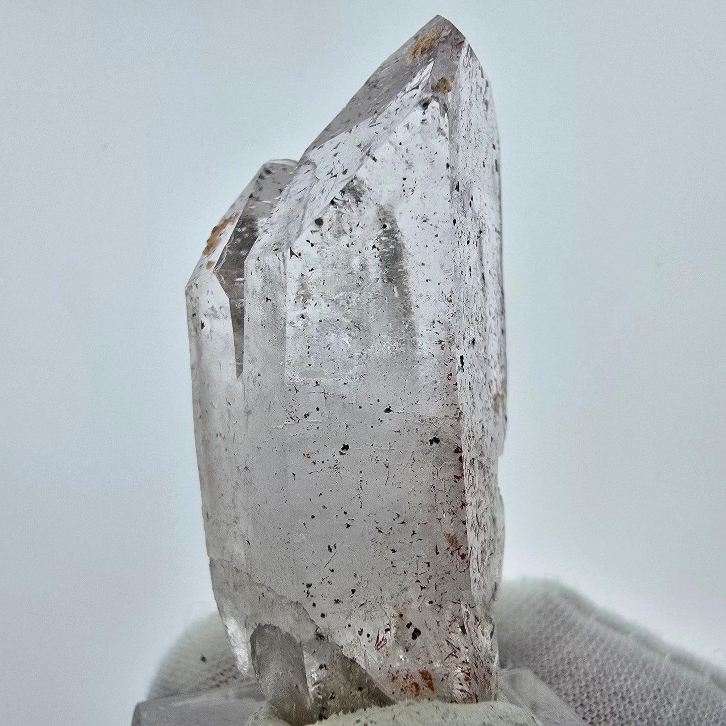 Klarer Harlekin Phantom Quarz Kristall Streep Mine, Goboboseb Namibia 50*23*11mm