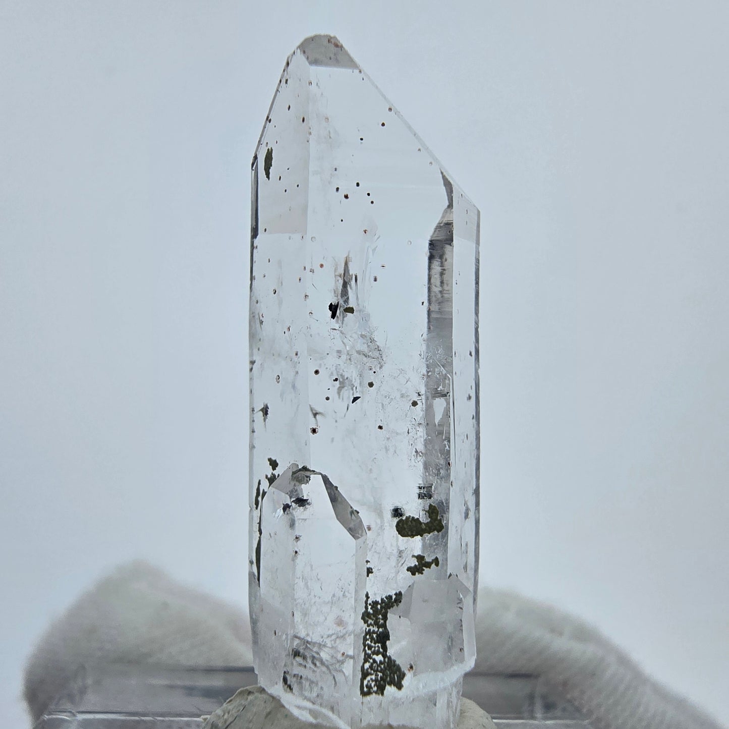 Klarer Hämatit Quarz Kristall Streep Mine, Goboboseb, Namibia 32*11*10mm