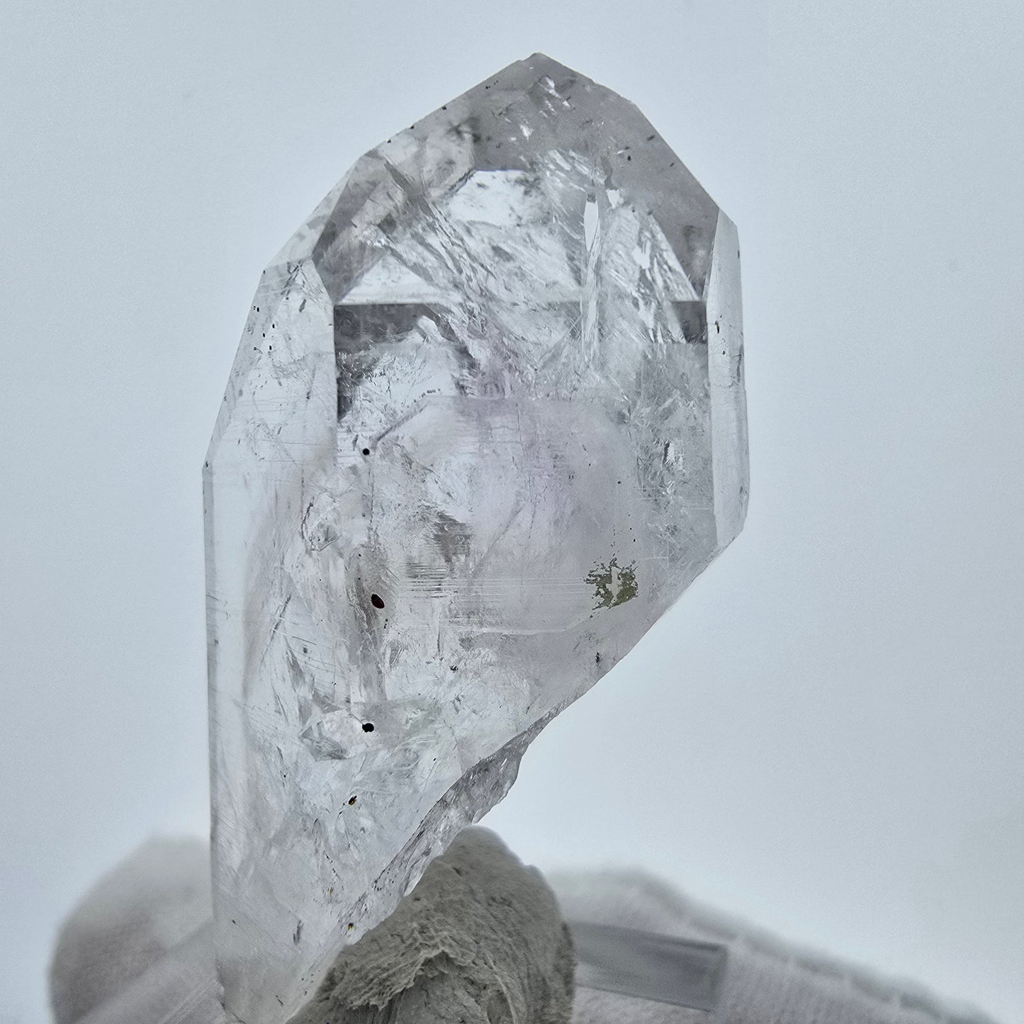 Harlekin Phantom Amethyst mit Epidot Streep Mine, Goboboseb, Namibia 46*22*20mm