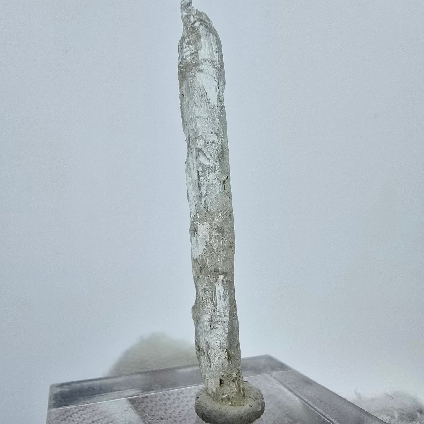 Seltener Kunzit X Spodumen Kristall weiß UV Mineral 39*5*4mm aus Brasilien