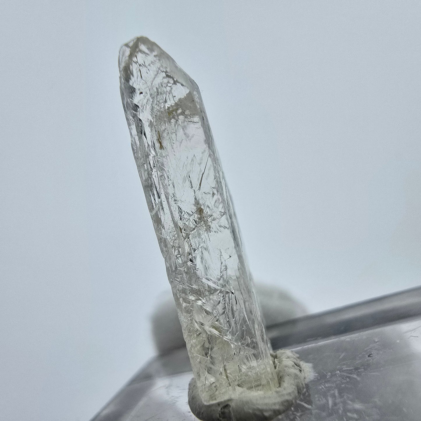 Seltener Kunzit X Spodumen Kristall weiß UV Mineral 22*8*4mm aus Brasilien