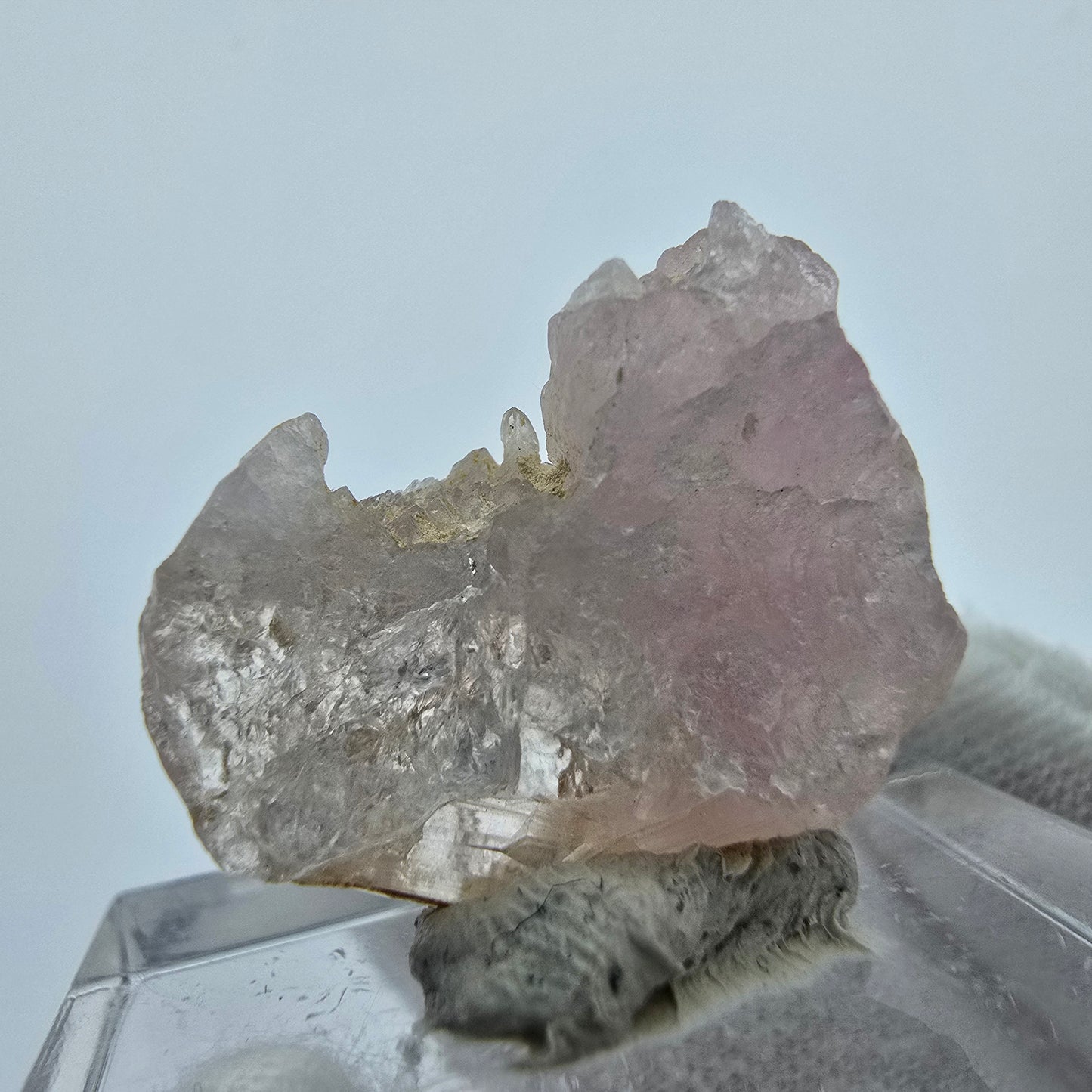 Seltener Kunzit X Spodumen Kristall rosa UV Mineral 21*17*10mm aus Brasilien