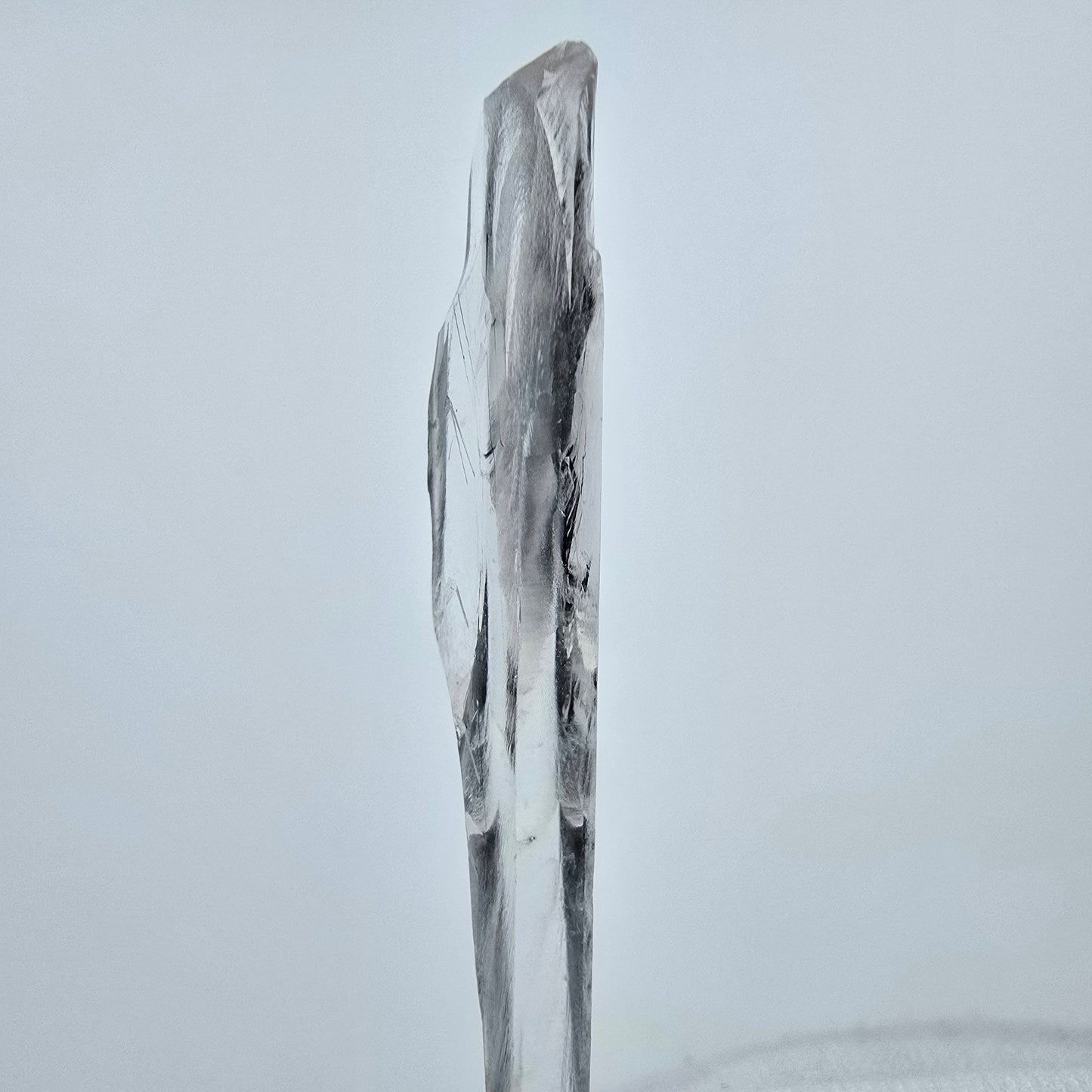 Seltener Kunzit X Spodumen Kristall weiß UV Mineral 49*7*3mm aus Brasilien