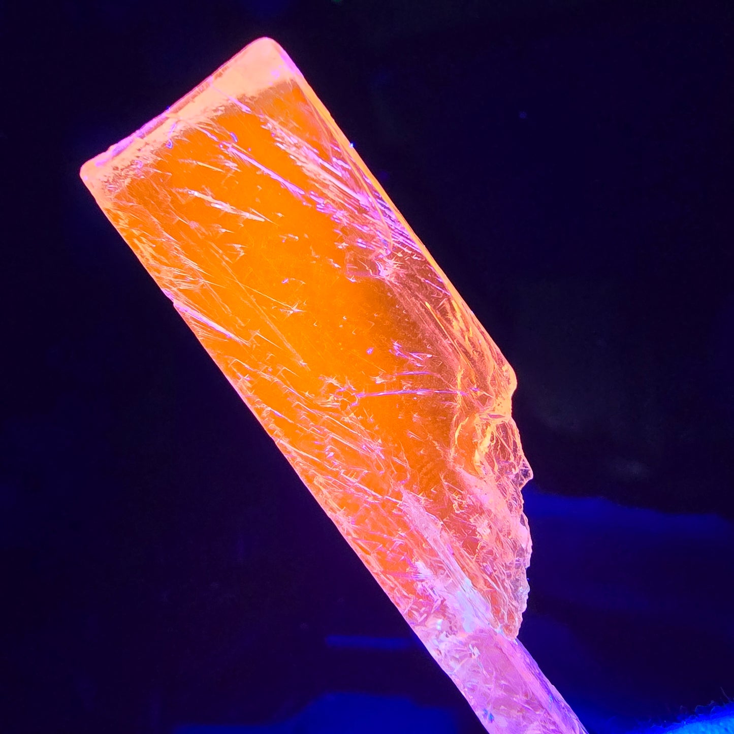 Seltener Kunzit X Spodumen Kristall weiß UV Mineral 66*14*4mm aus Brasilien
