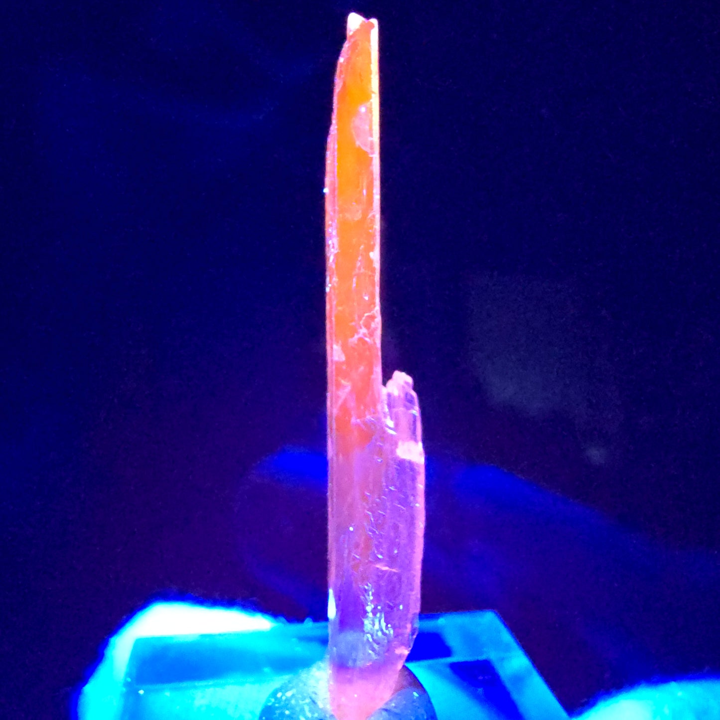 Seltener Kunzit X Spodumen Kristall weiß UV Mineral 44*5*3mm aus Brasilien