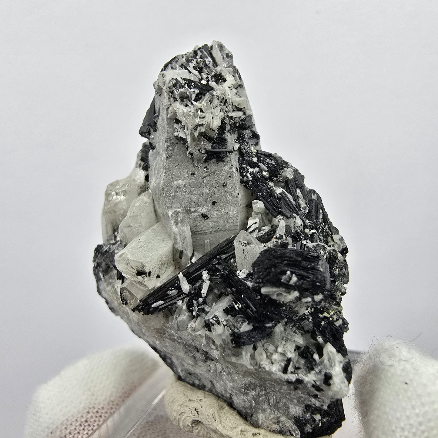 Seltene Schörl Turmalin, Rauchquarz Stufe Erongo, Namibia 44*30*27mm Sammlung