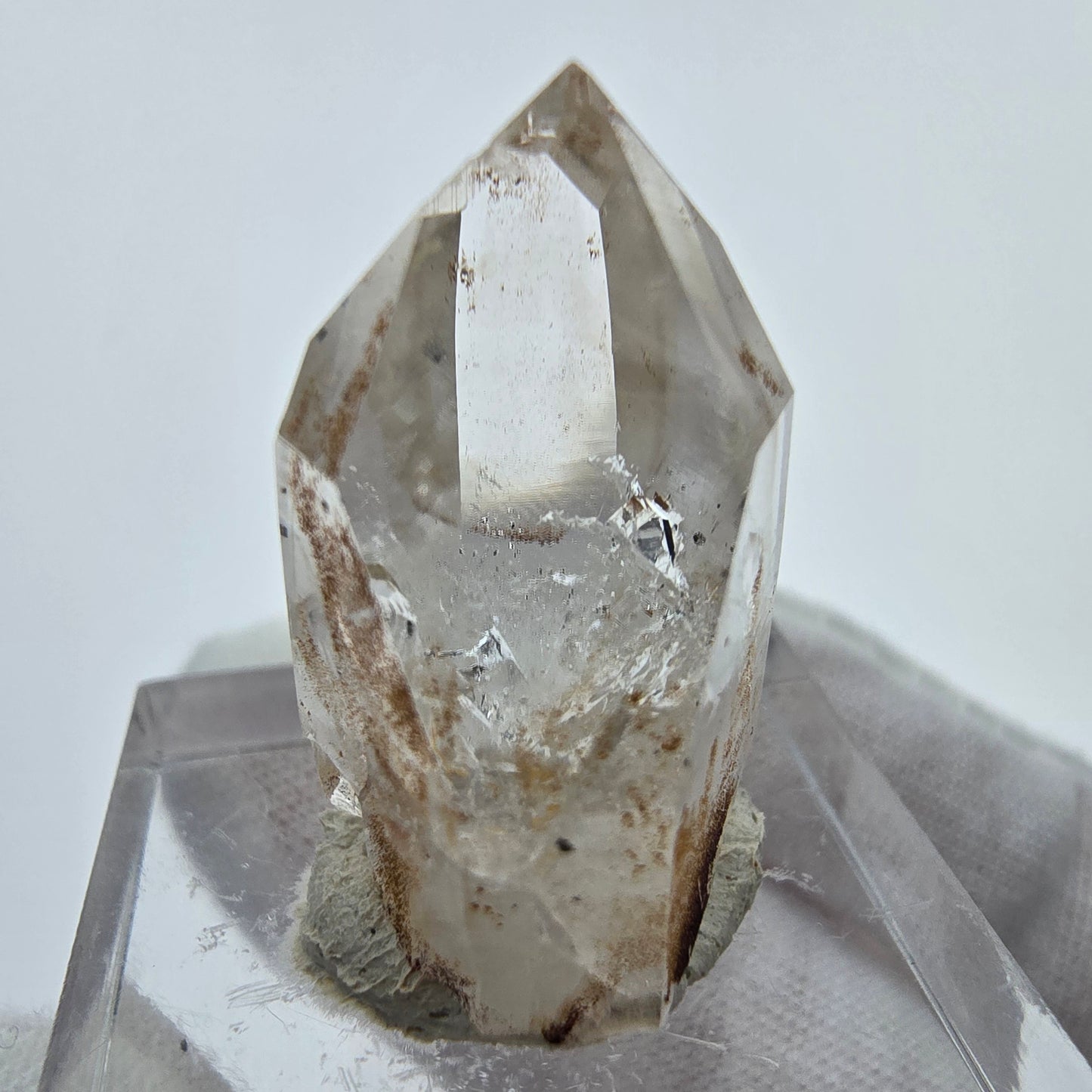 Cristal de quartz hématite fantôme transparent, Streep Mine, Goboboseb, Namibie, 25 x 17 x 14 mm