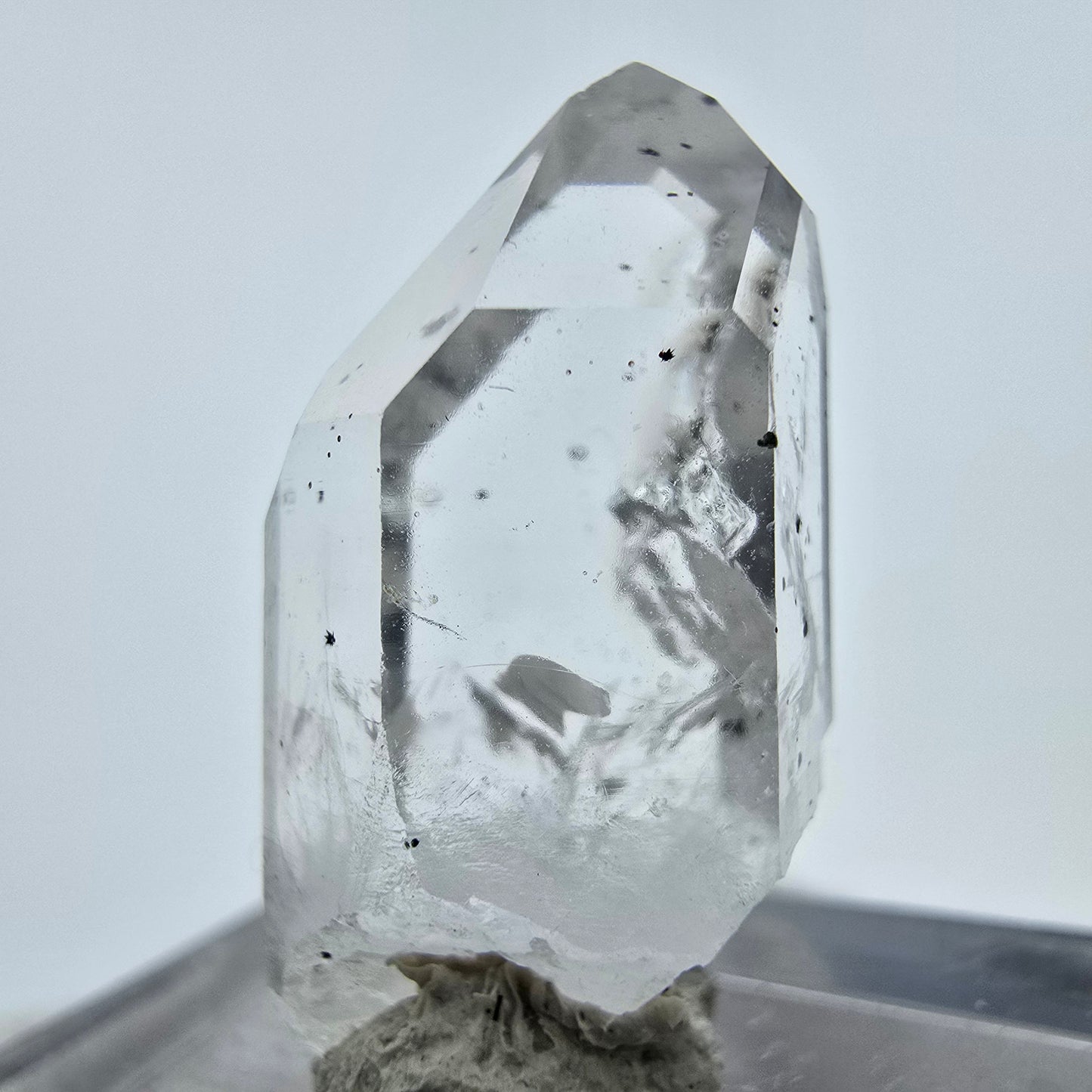 Enhydro Phantom Hämatit Quarz Kristall Streep Mine Goboboseb, Namibia 25*11*10mm