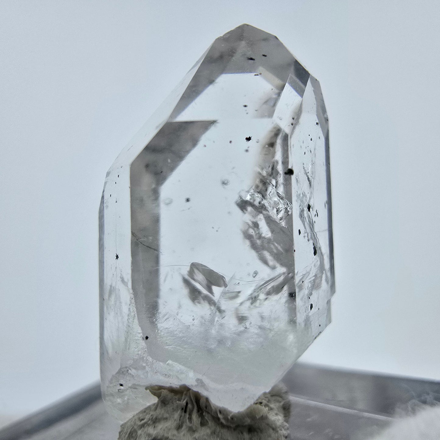 Enhydro Phantom Hämatit Quarz Kristall Streep Mine Goboboseb, Namibia 25*11*10mm