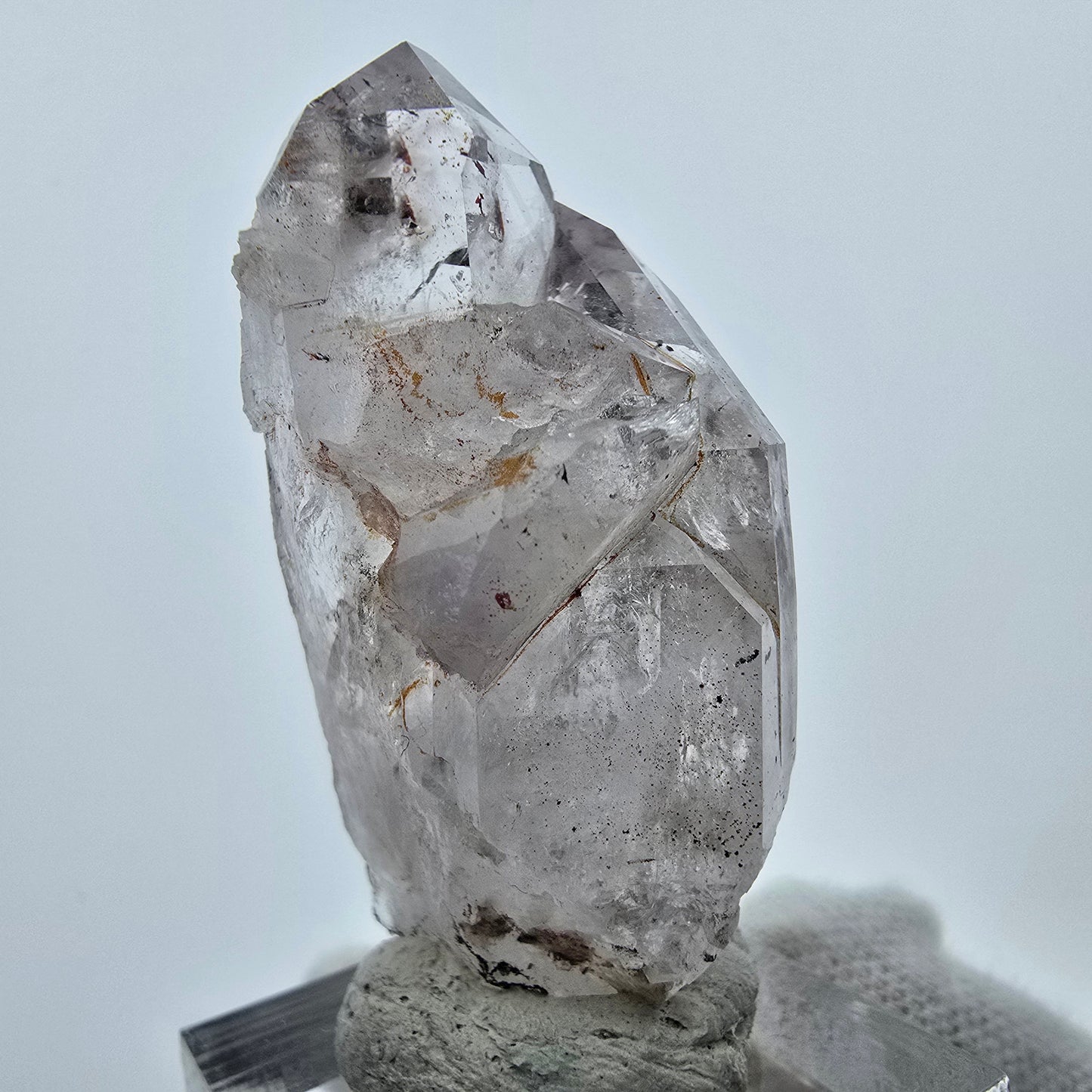 Harlekin Phantom Quarz Kristall Streep Mine, Goboboseb, Namibia 47*22*21mm