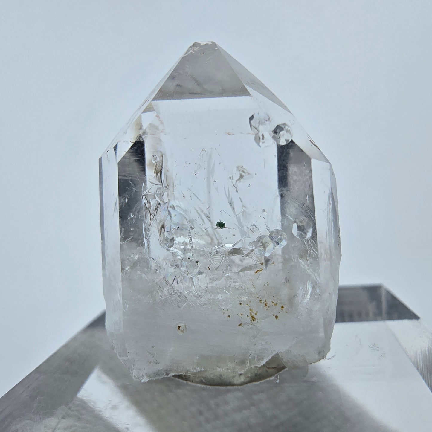 Phantom Quarz mit Analcim Streep Mine, Goboboseb, Namibia 23*17*11mm